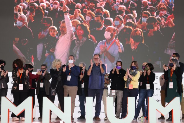 Foto de familia, asamblea general de Òmnium Cultural - Sergi Alcàzar