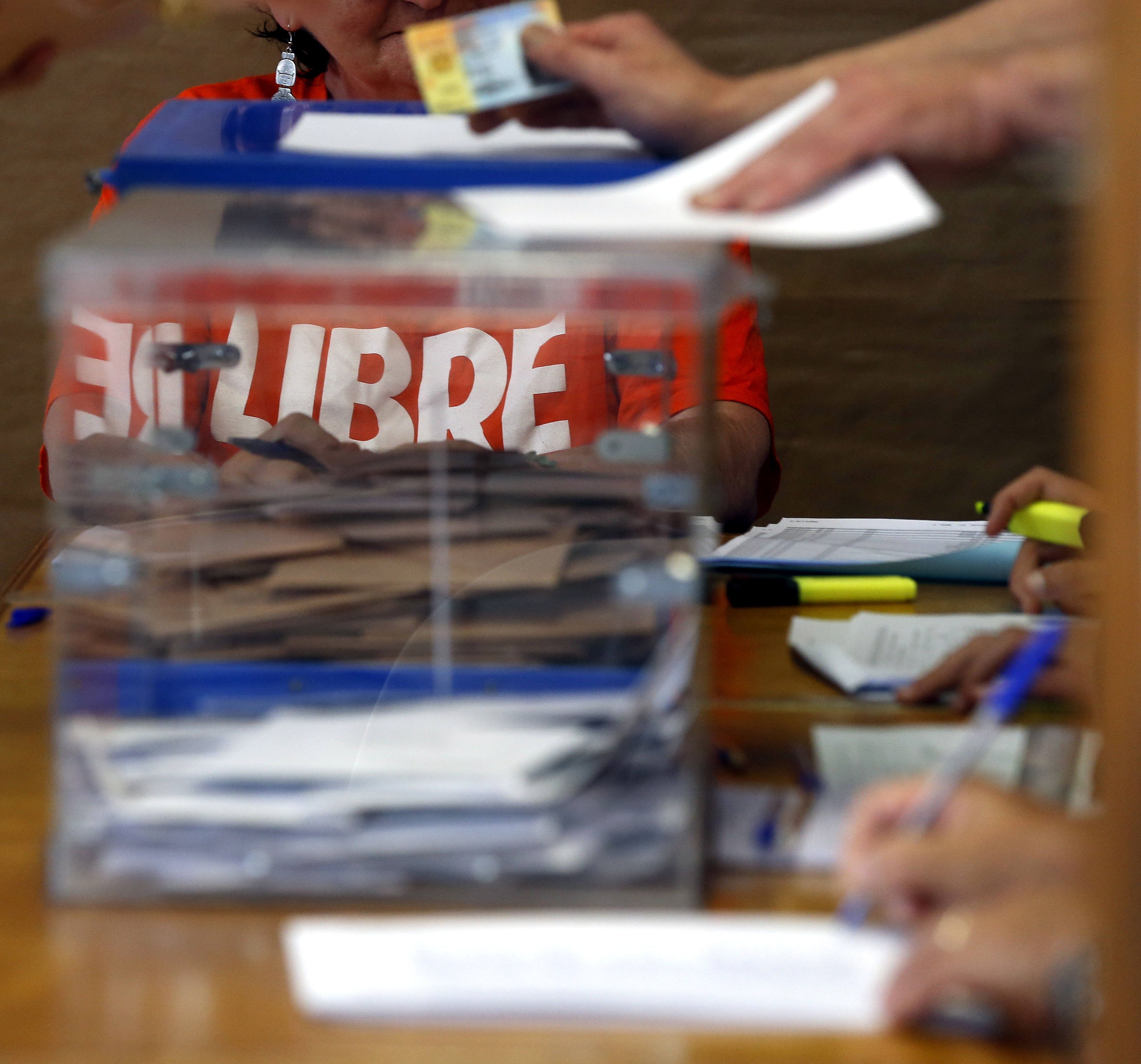 El TSJC ordena a les policies locals custodiar les urnes ordinàries de l'Estat