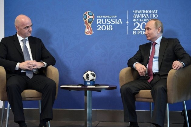 Gianni Infantino Vladimir Putin FIFA Europa Press