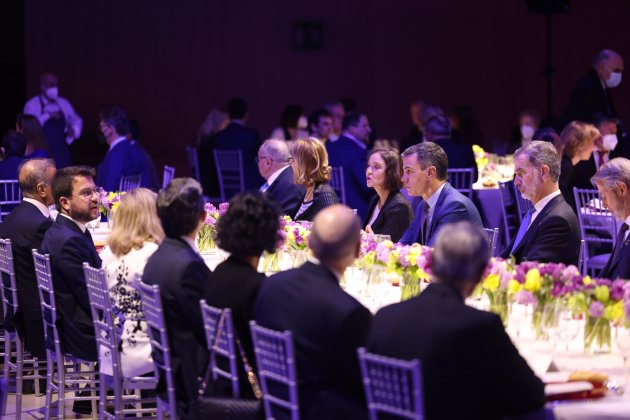 Pedro Sánchez, Pere Aragonès y el rey Felipe VI cena inauguración MWC - Sergi Alcázar