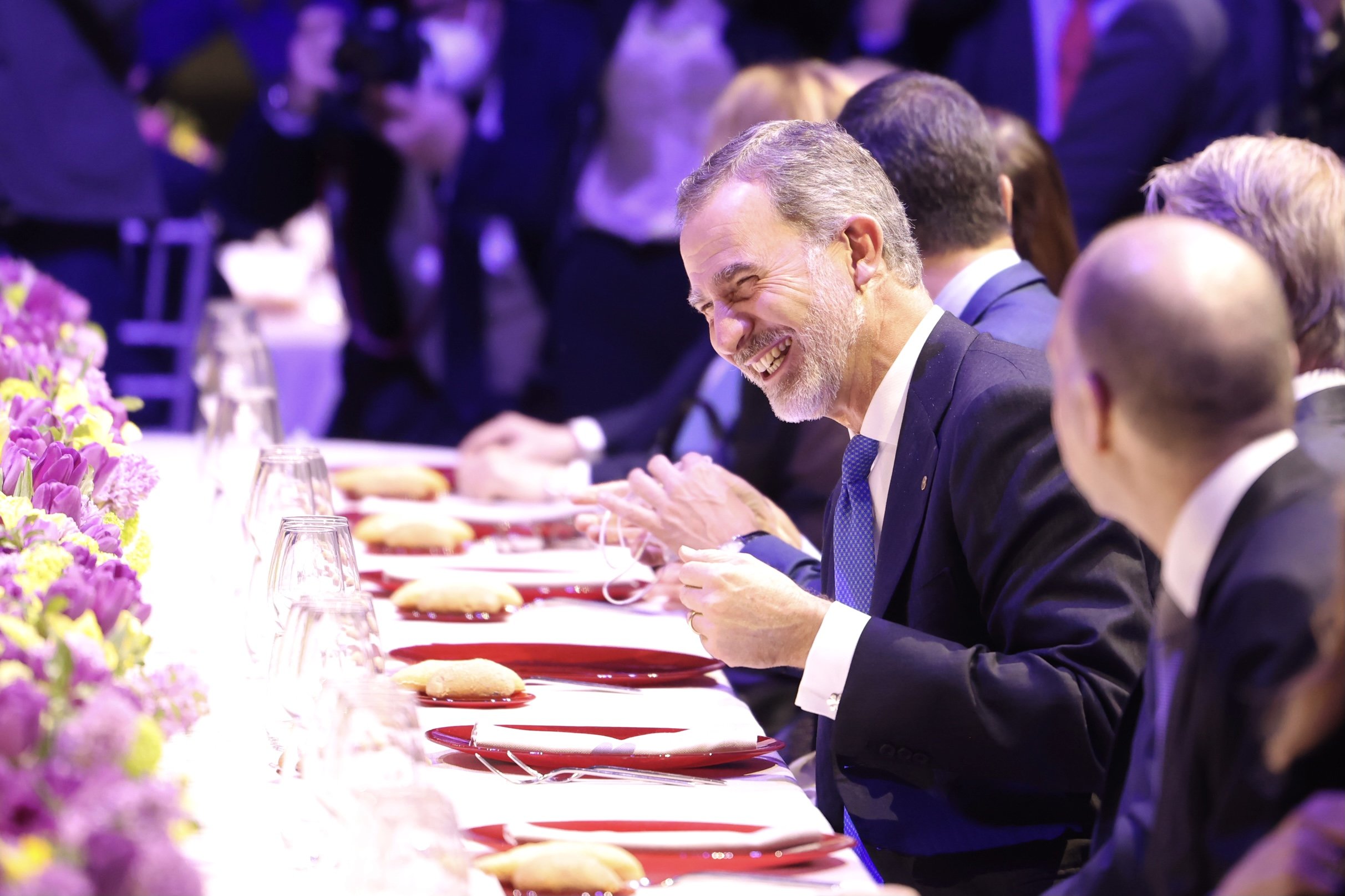 Aragonès esquiva al Rey en la cena del Mobile y Sánchez le homenajea: "Nunca ha faltado"
