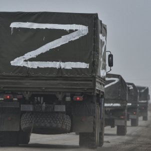 tropas rusas avanzan hacia Ucrania en la carretera cerca de Armiansk camiones Z, Crimea, guerra Rusia Ucrania 3   Efe   Stringer