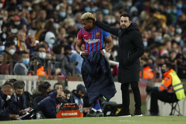 adama traore xavi hernandez fcbarcelona athletic club efe