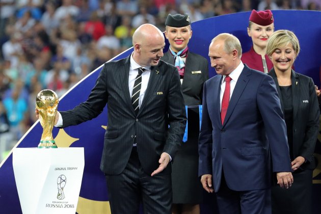 vladimir putin gianni infantino mundial fifa europa press