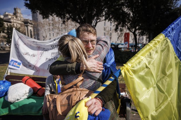Huelga de hambra Ucranianos Plaza Catalunya Sergi Alcàzar 23
