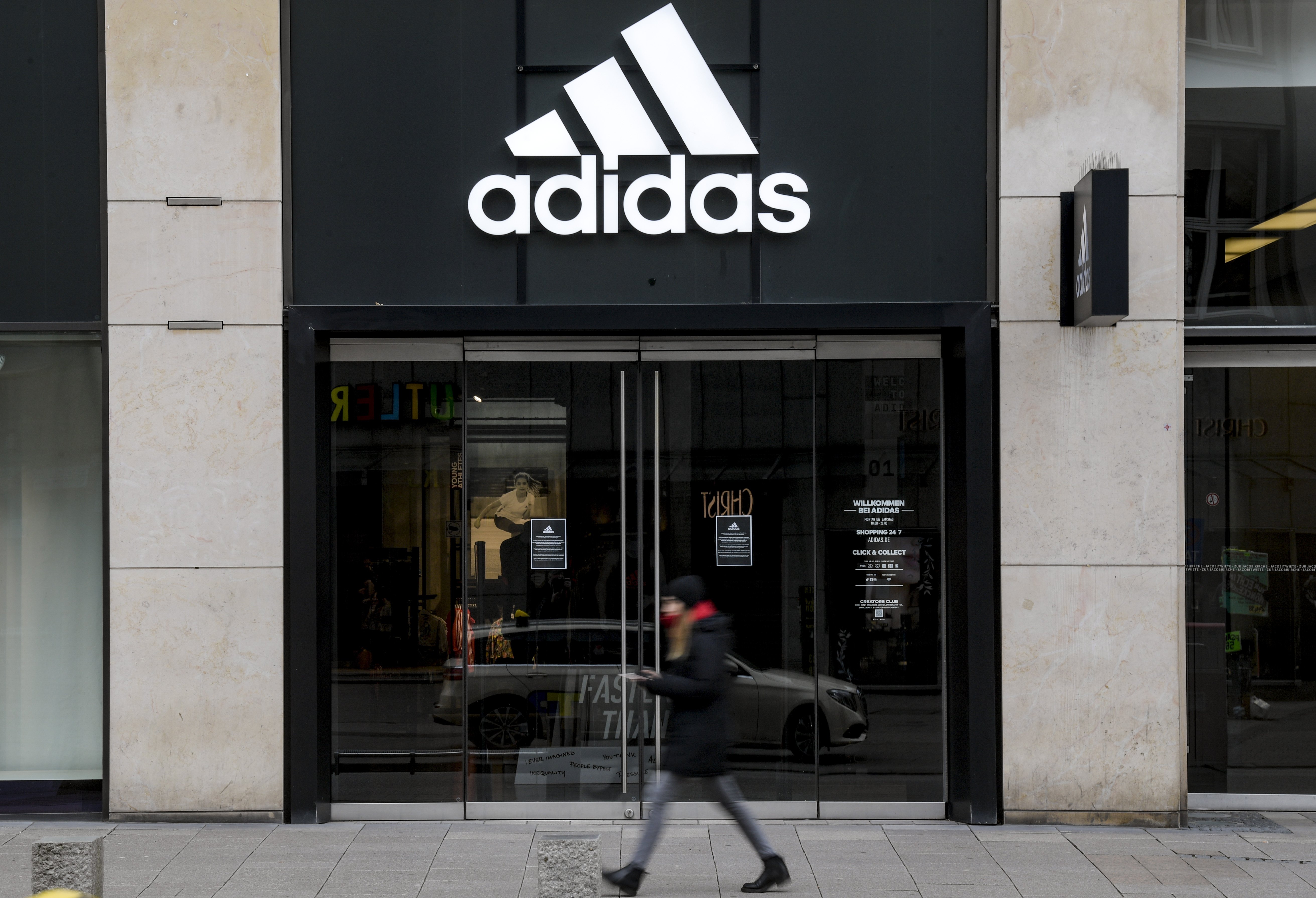 Adidas té 20.000 samarretes a punt per al fitxatge que Florentino Pérez acaba de tancar al Reial Madrid