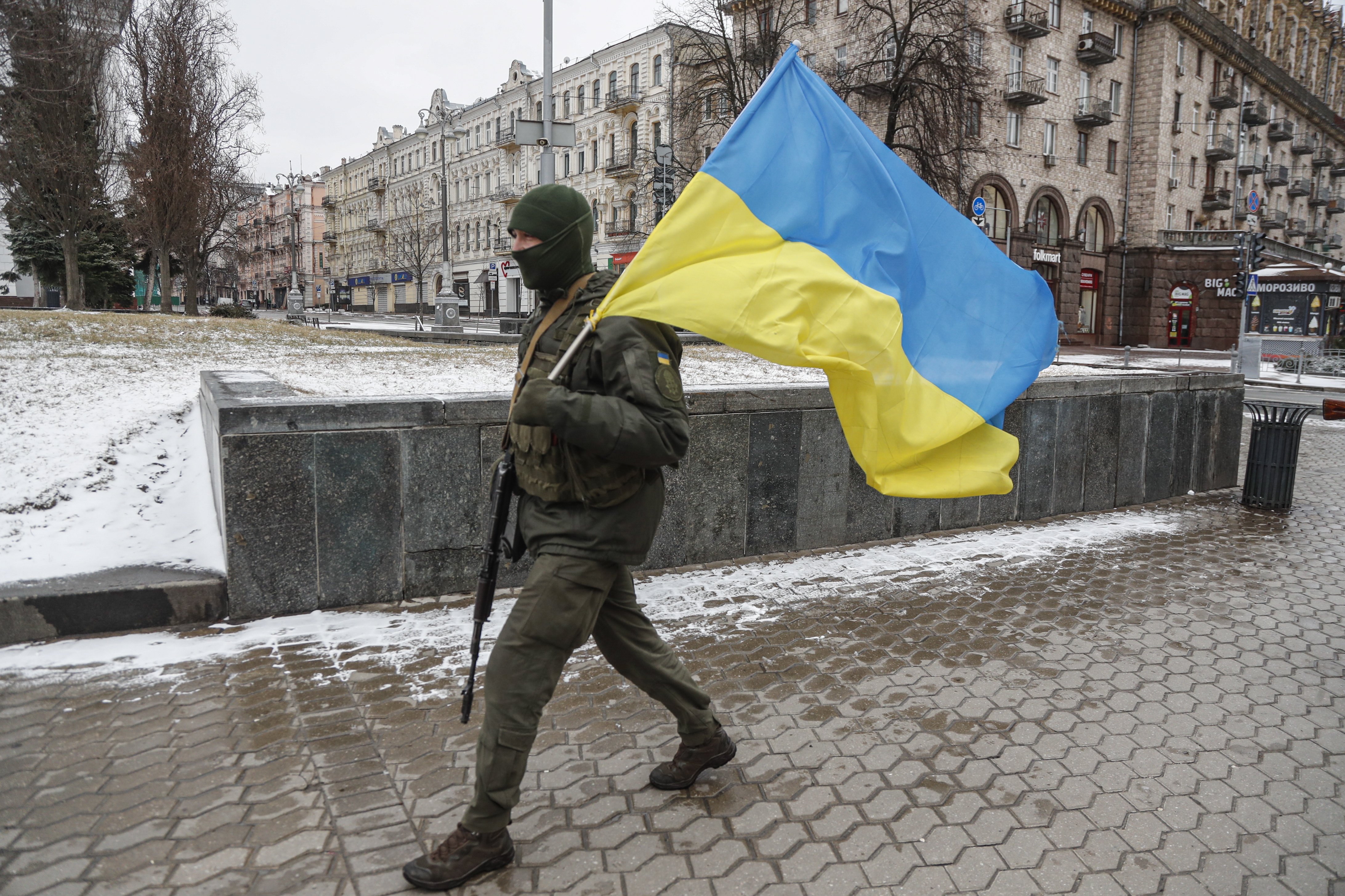 Reservista ucraniano en Kyiv: "Nos hemos acostumbrado al sonido de las sirenas antiaéreas"