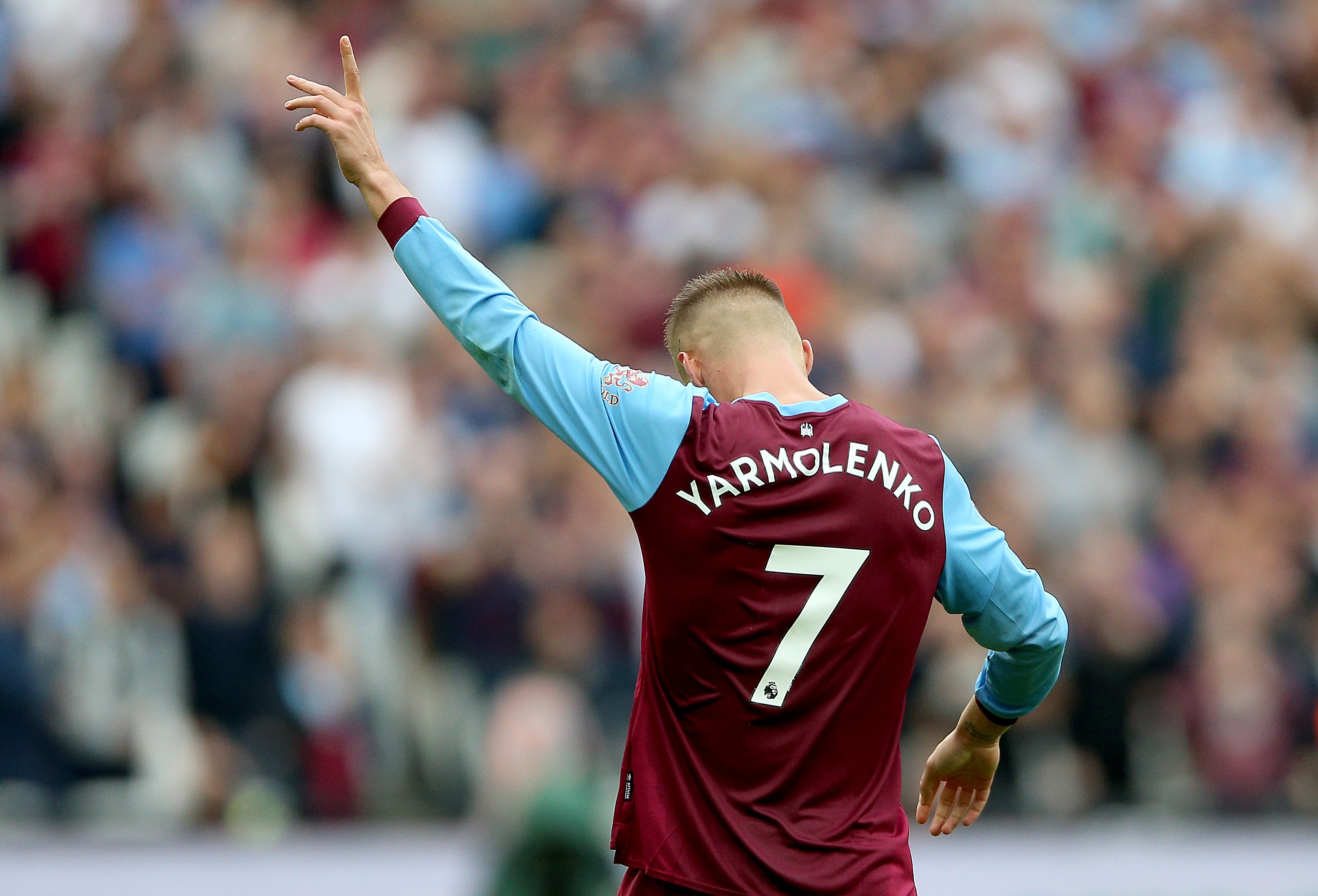 Los ucranianos Yarmolenko y Mykolenko insultan a Dzyuba, capitán de la selección rusa