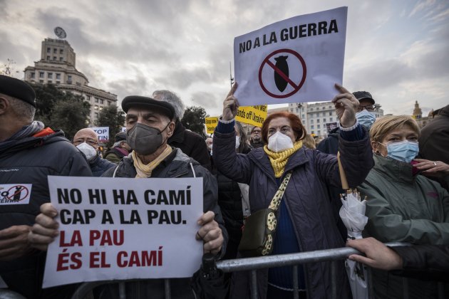 Manifestacion No a la Guerra ucrania Plaza Catalunya Sergi Alcàzar 03