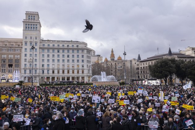 Manifestacion No a la Guerra ucrania Plaza Catalunya - Sergi Alcàzar