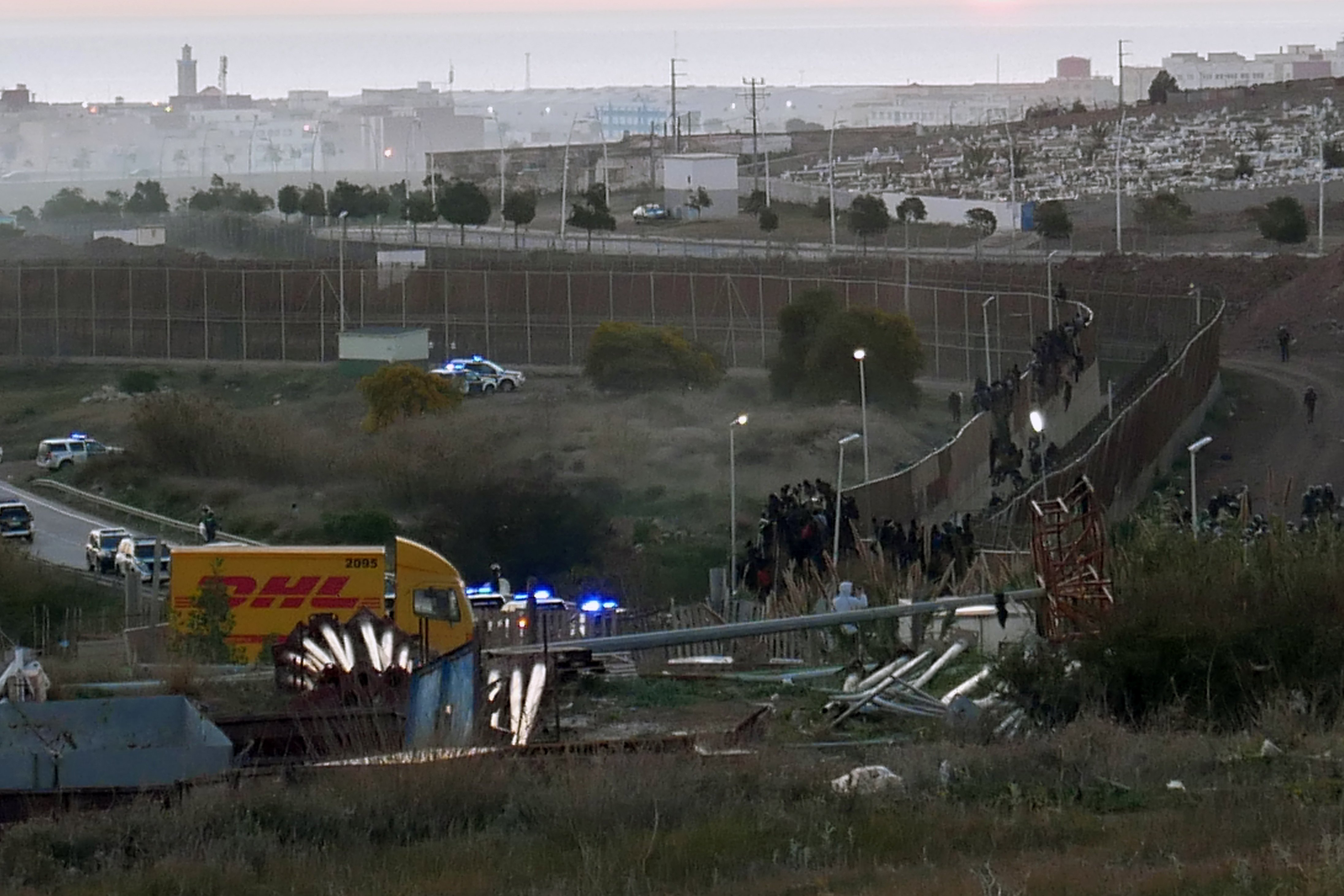 Tensió a la frontera de Melilla: més migrants intenten accedir a la ciutat