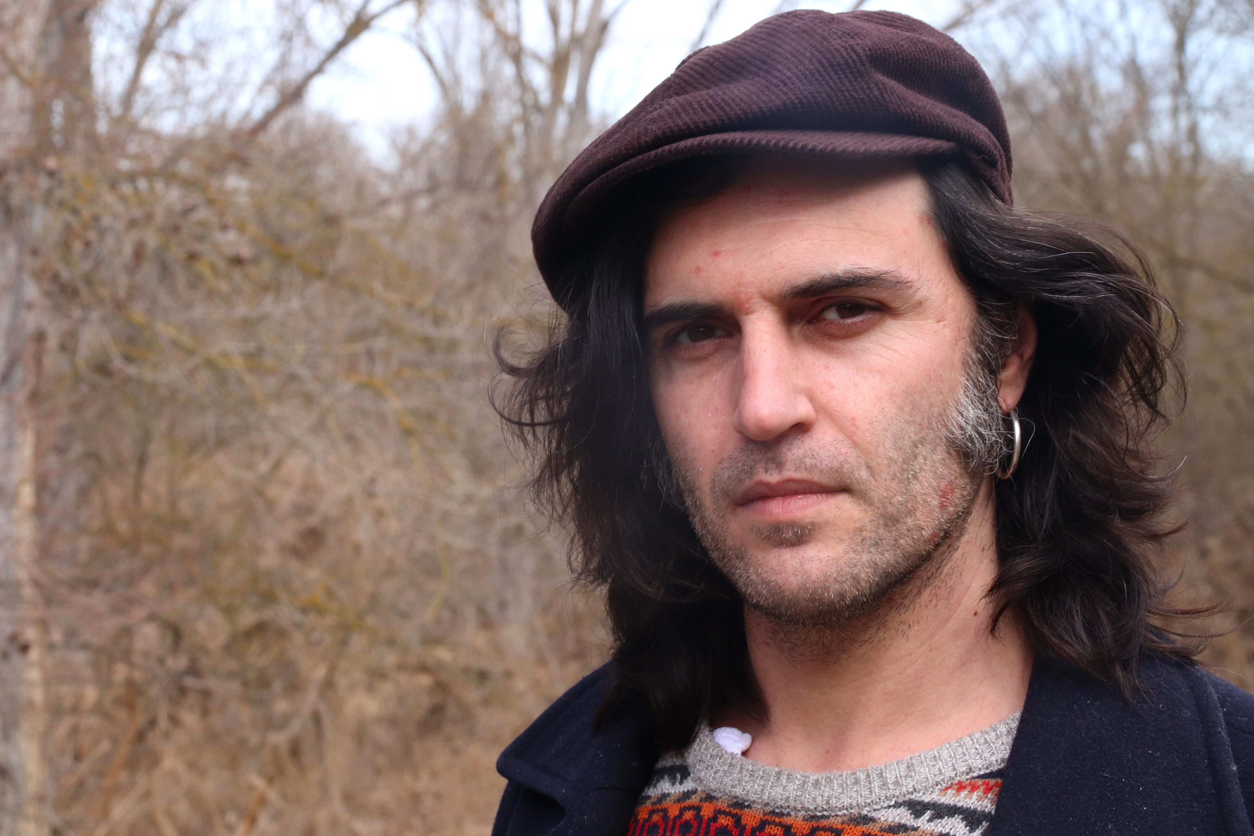 Xarim Aresté, el cantautor feréstec que escriu cançons des de les entranyes