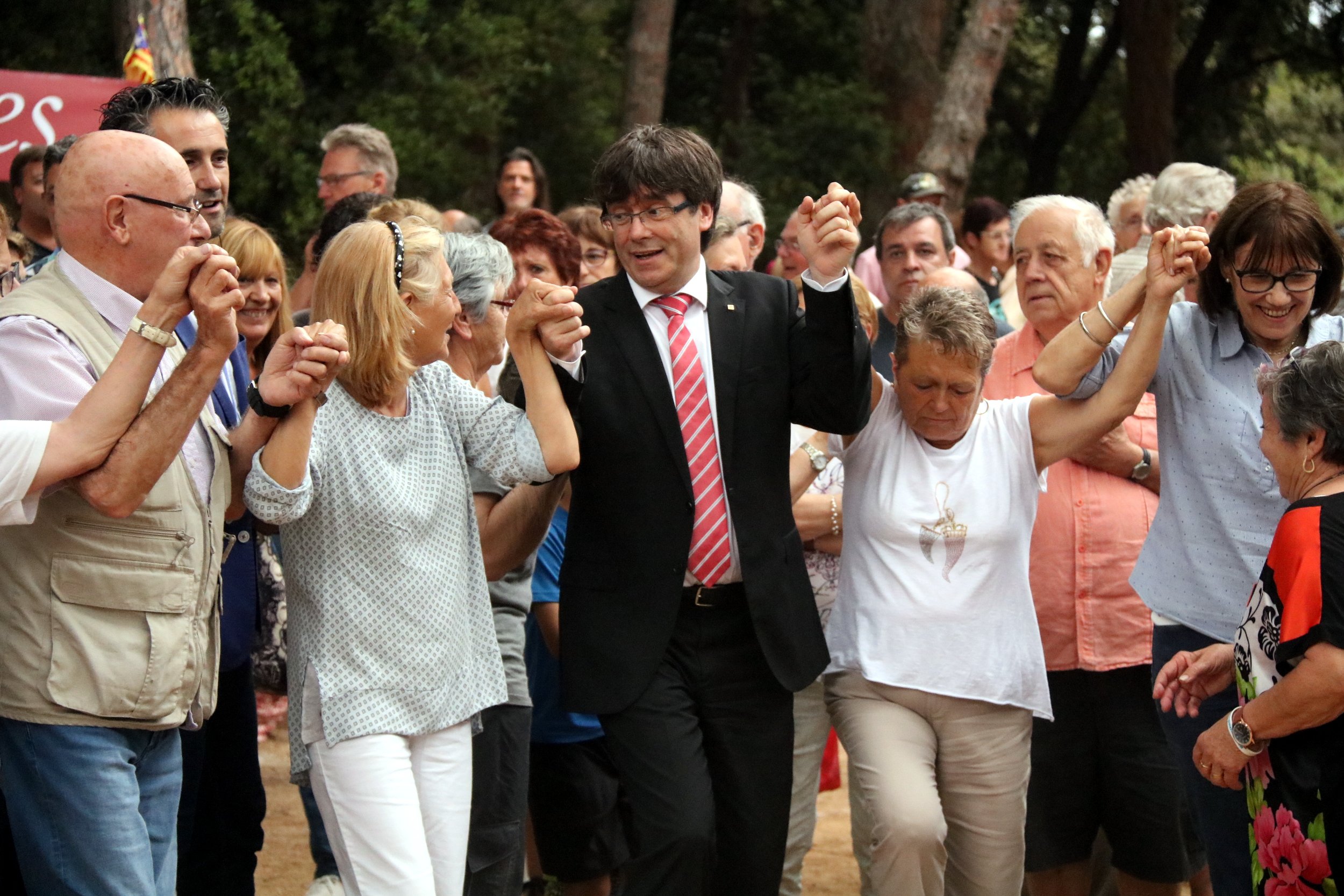 Puigdemont pide no conformarse