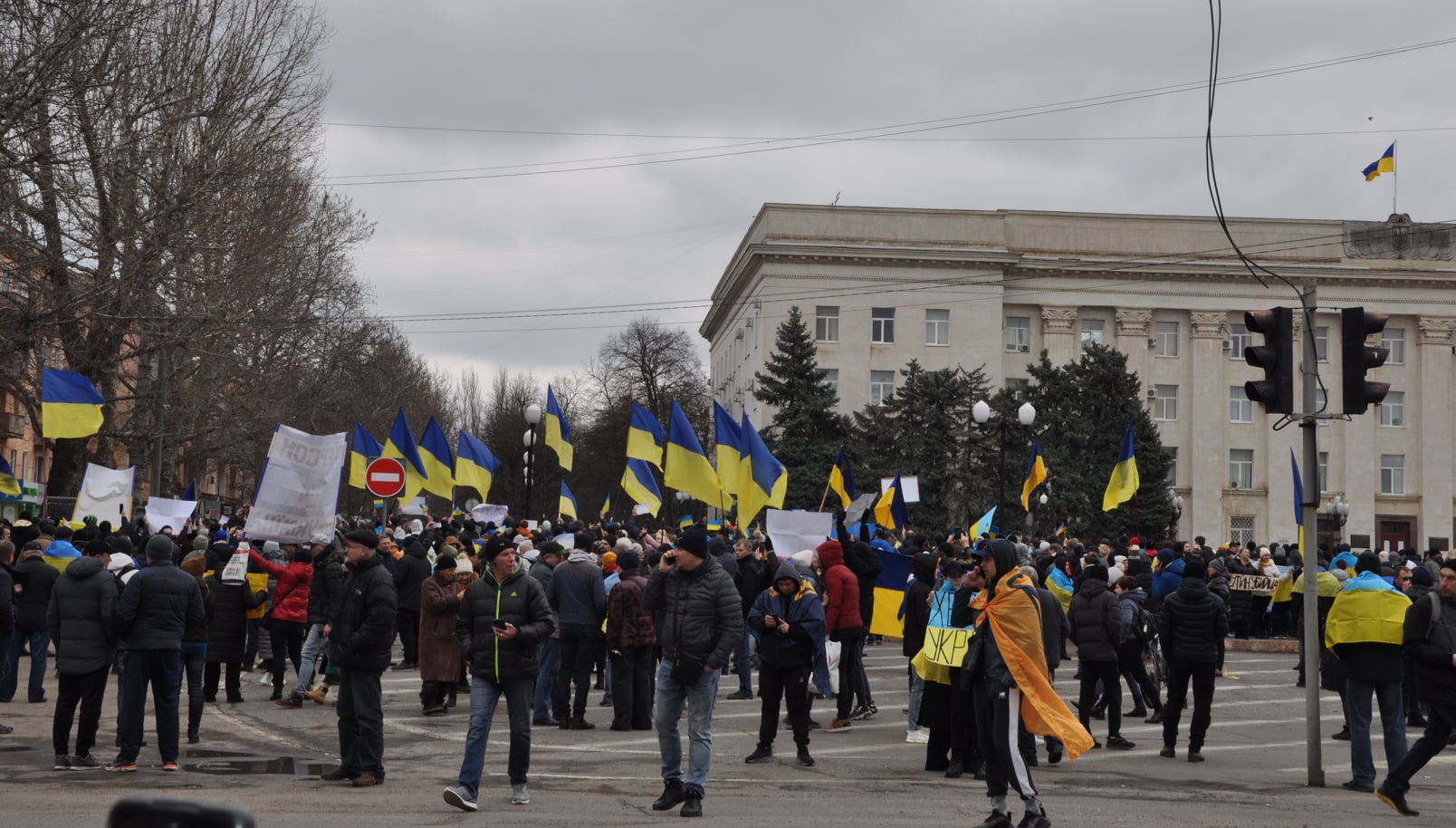 Així és la vida a la Ucraïna ocupada: entre la propaganda russa i les protestes