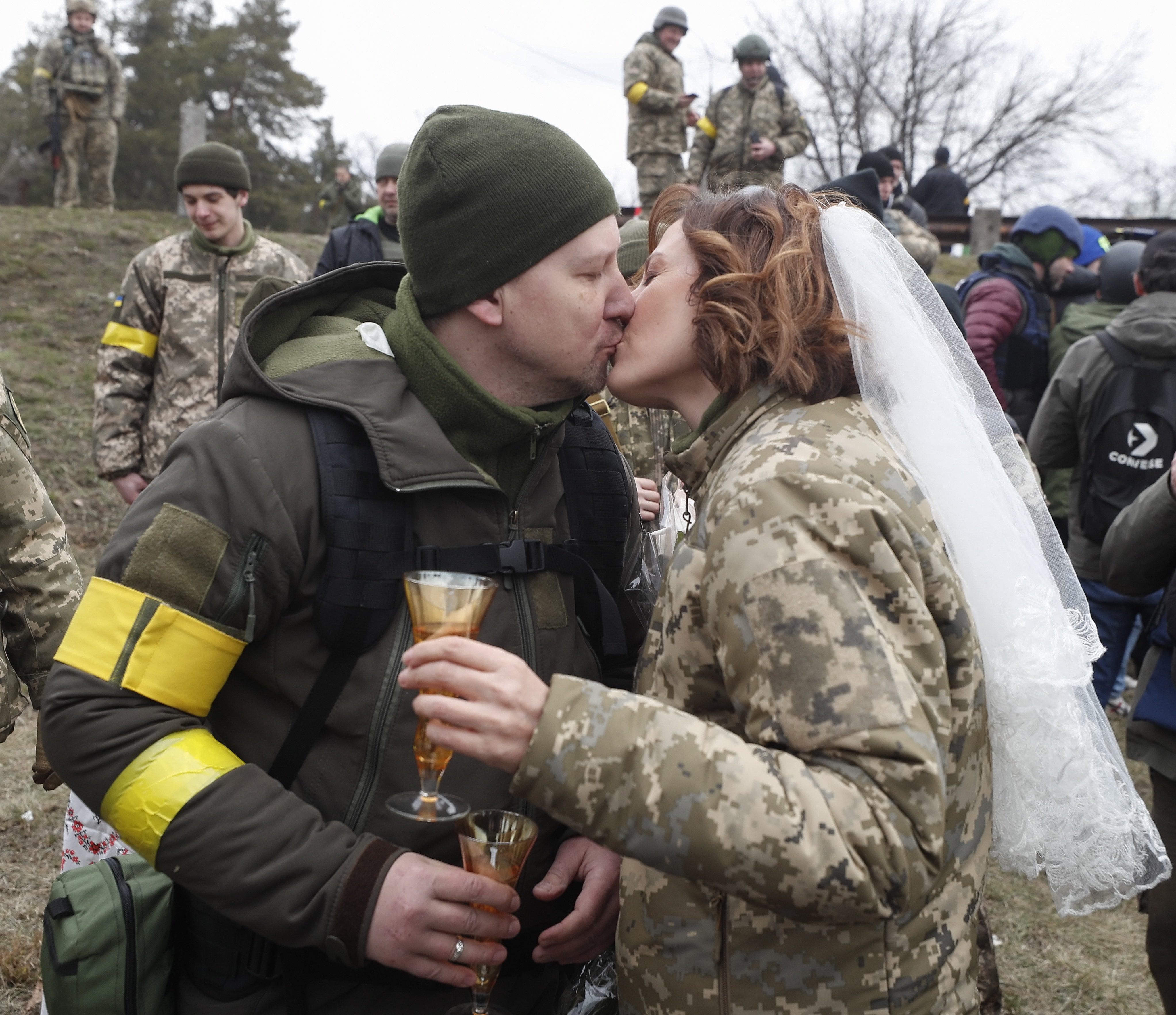 rusia guerra ucrania kiev kyiv boda soldados frente efe