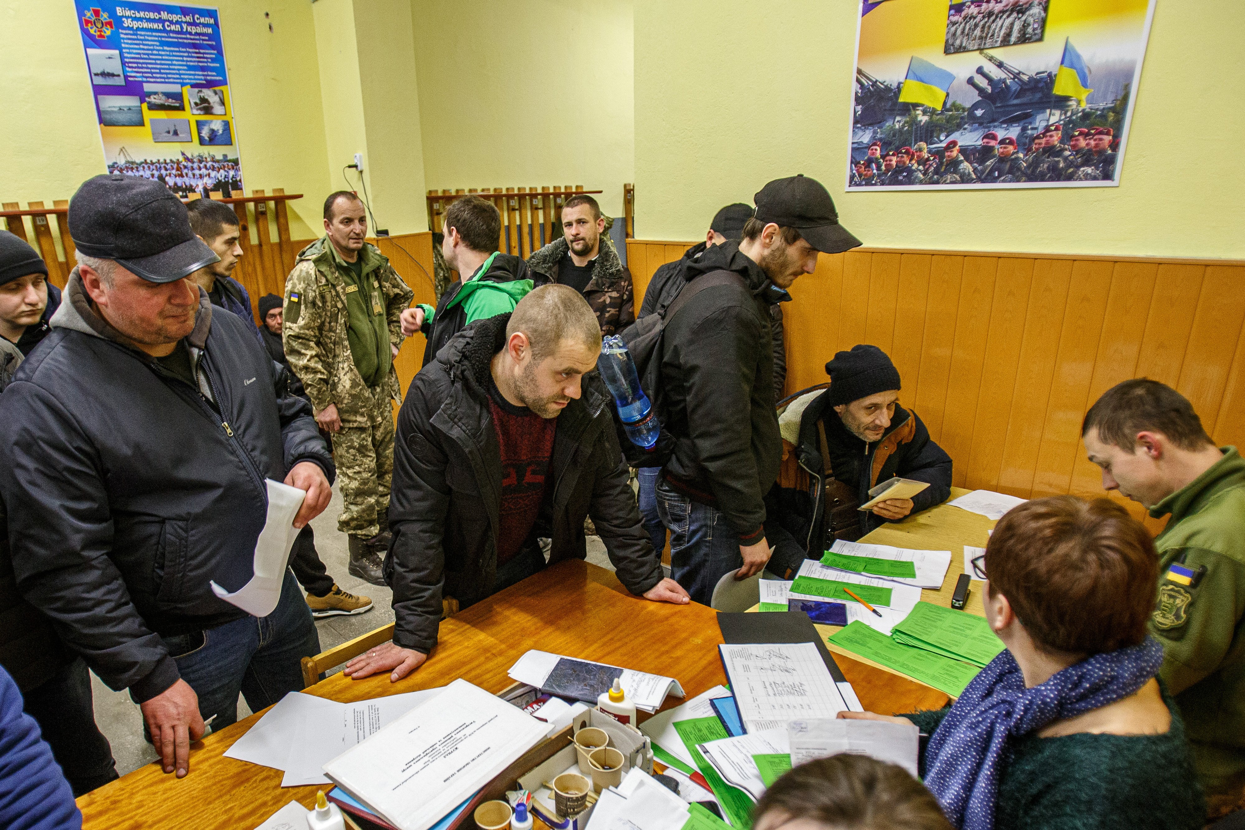 Més de 140.000 homes tornen a Ucraïna per sumar-se a la resistència contra Putin