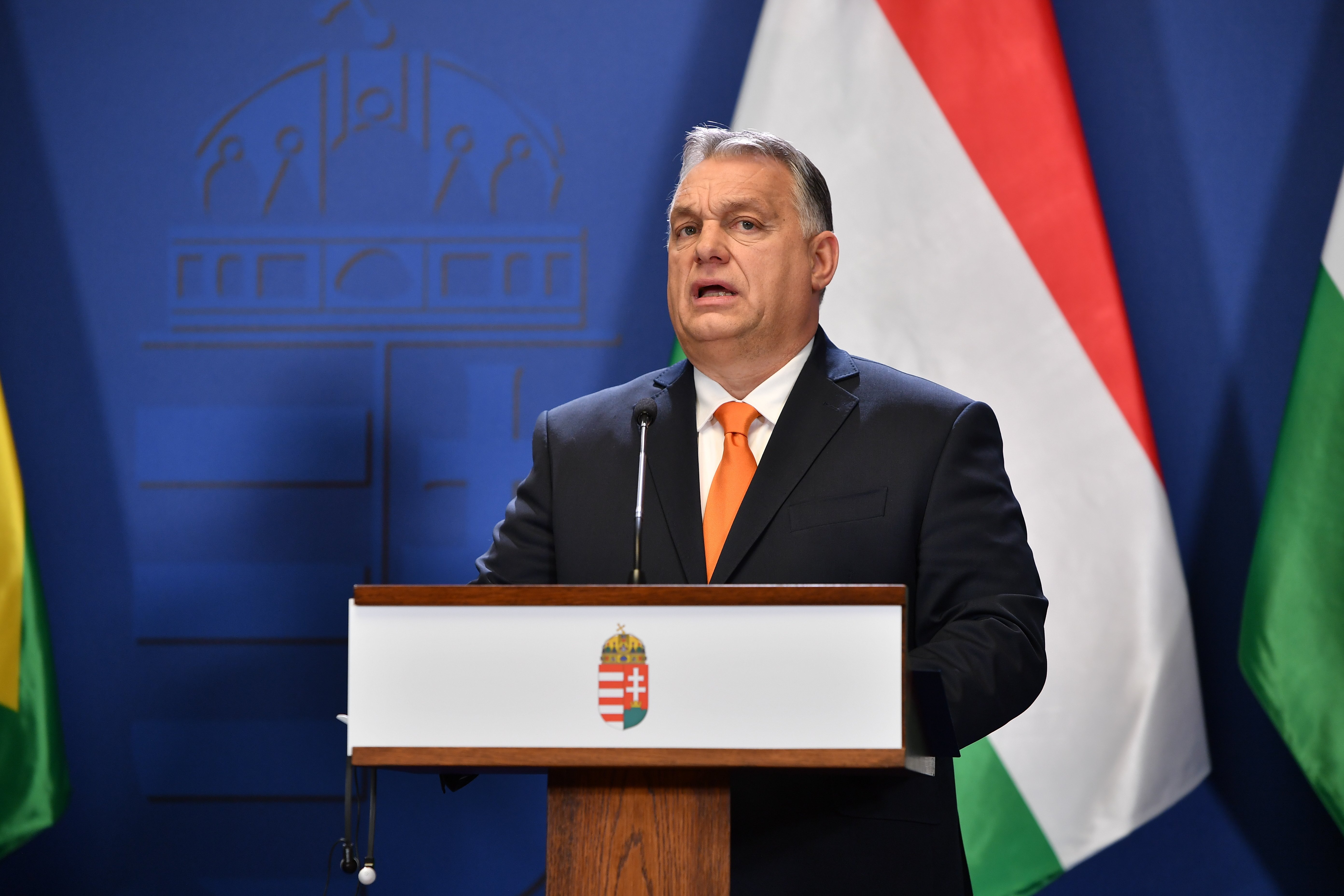 Orbán prohibeix el pas per Hongria de les armes que s'envien a Ucraïna