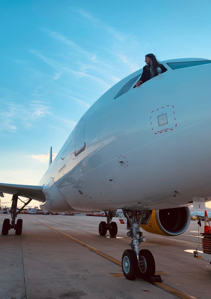 Mujeres pilotos: "Todo el mundo se piensa que somos las azafatas"