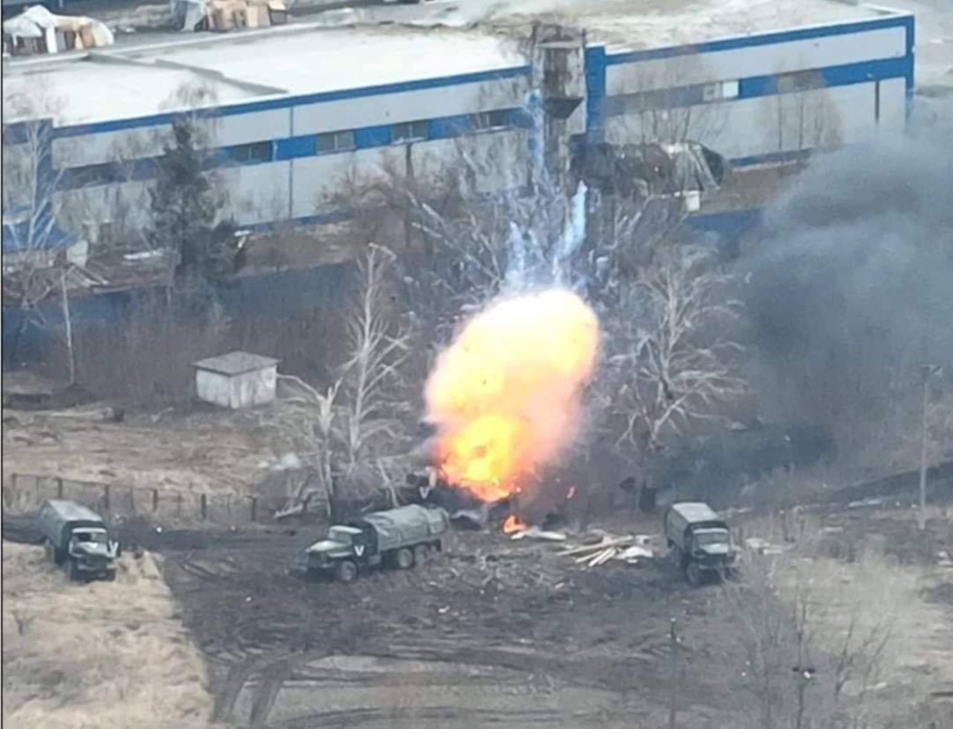 Columna de vehículos rusos destruidos en Kyiv   Agencia Unian (telegram)