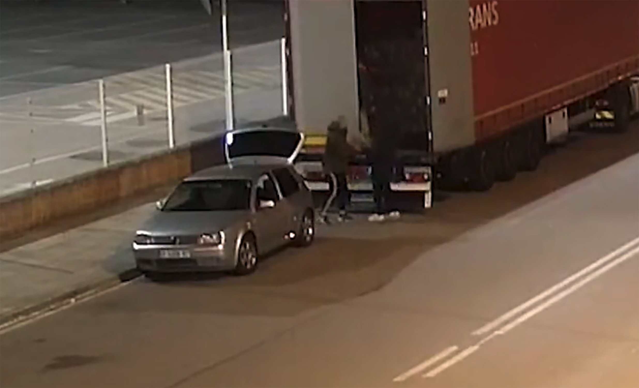 L'arma més efectiva: ordres d'allunyament de la C-25 i l'AP-7 pels lladres d'oli i tonyina