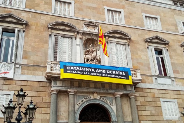 pancarta generalitat solidaridad ucrania foto jordi palmer