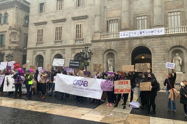 protesta feminista 8M ante el Palau de la Generalitat M.L.