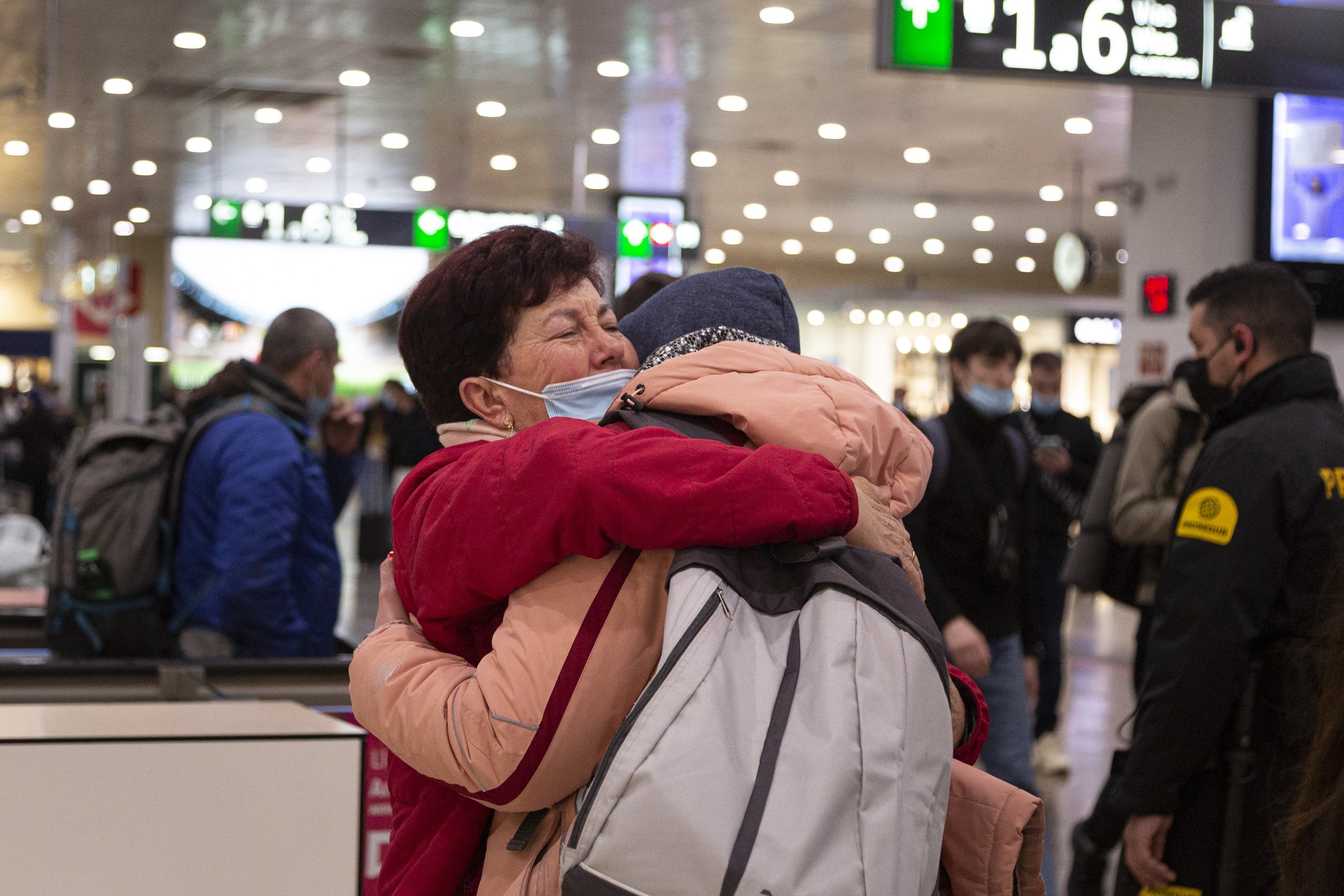 Llegada de refugiados ucranianos a la estación de Renfe de Sants (Barcelona) - Montse Giralt 