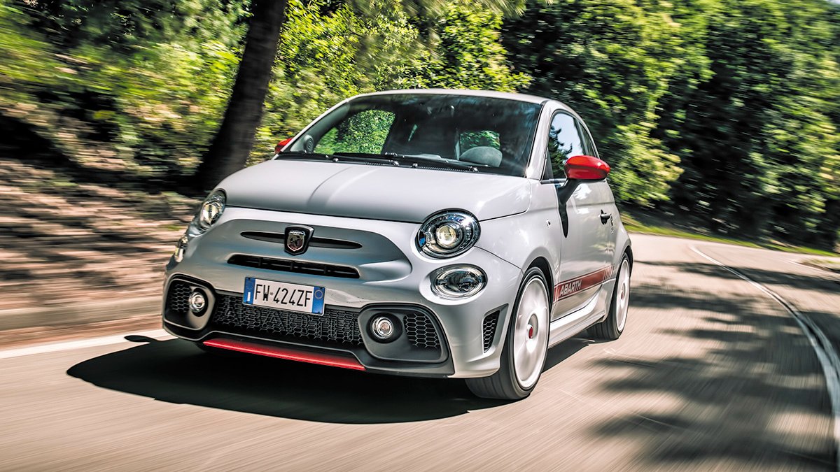 S'ha convertit al cotxe urbà de moda perquè té preu de Dacia, però l'esportivitat de Porsche