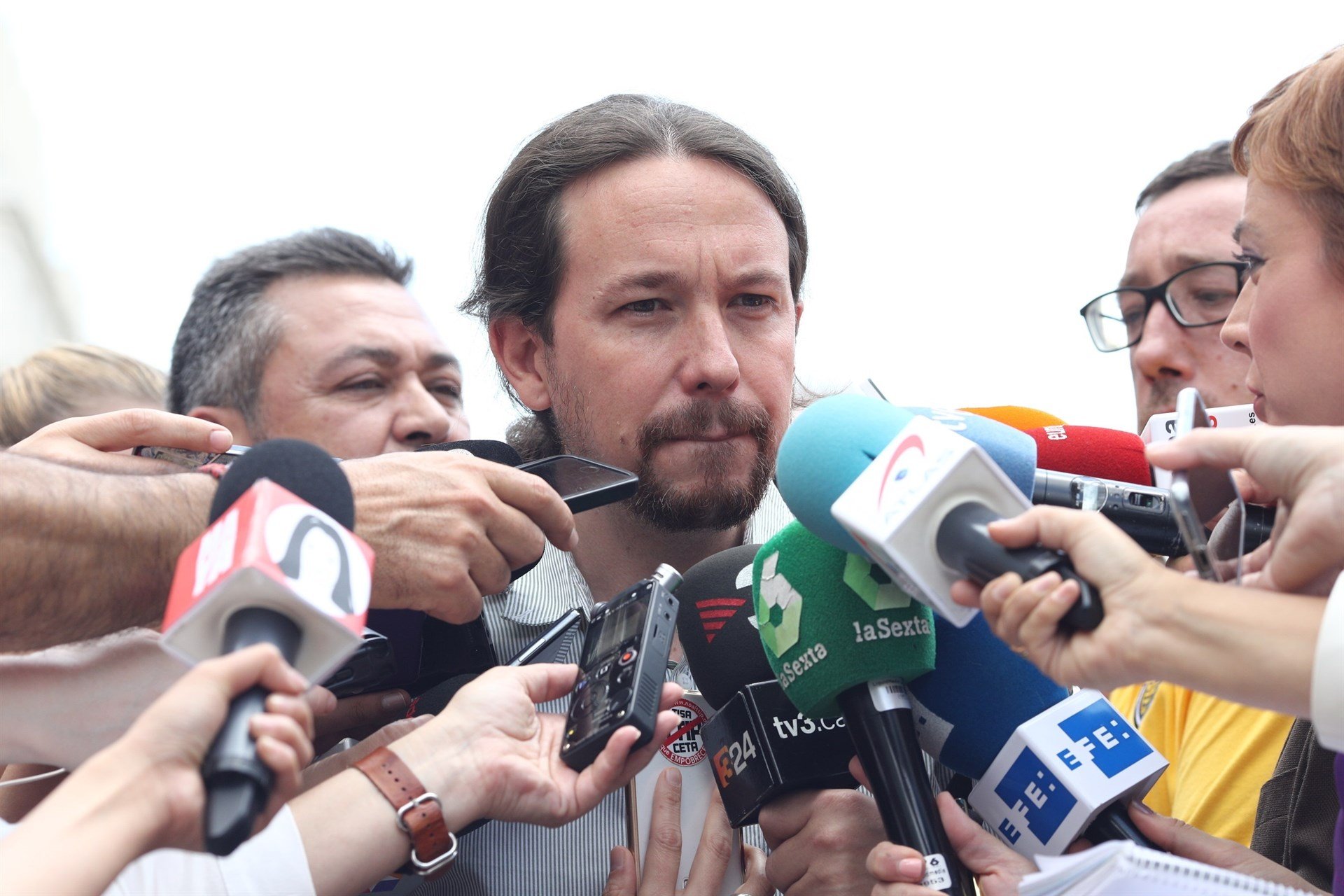 Iglesias es distancia de Puigdemont: "No és un referèndum acceptable"