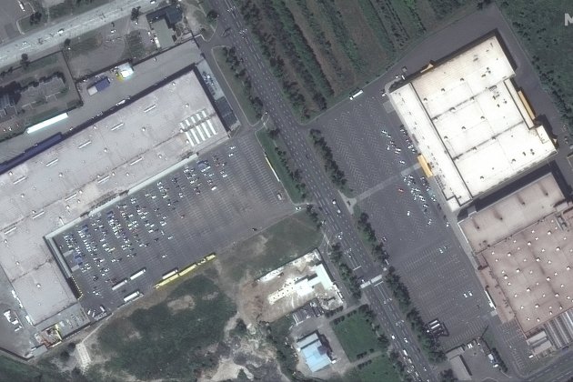 Centro comercial Mariúpol antes de bombardeo   Maxar