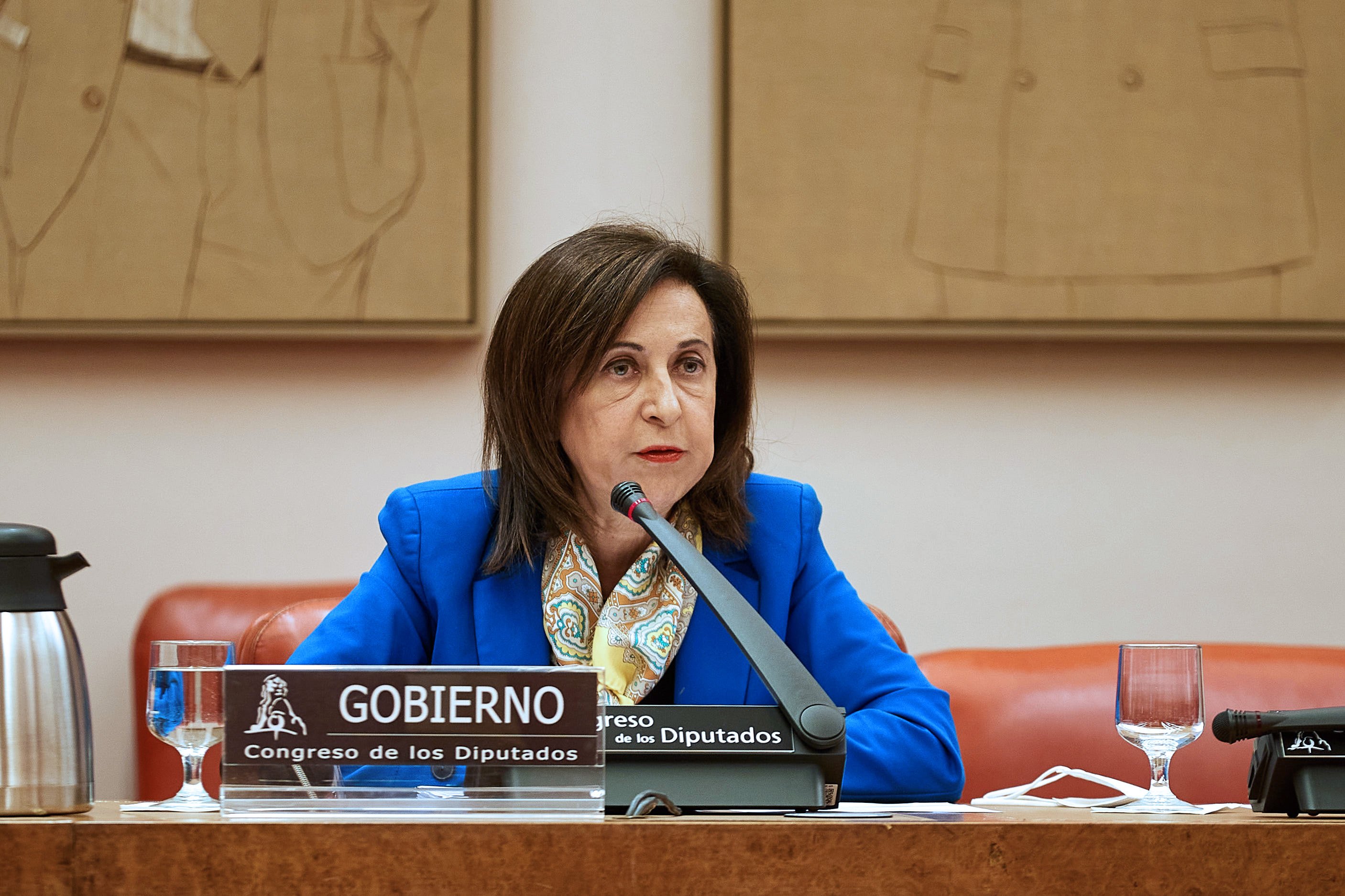 Robles obre la porta a enviar més armes a Ucraïna