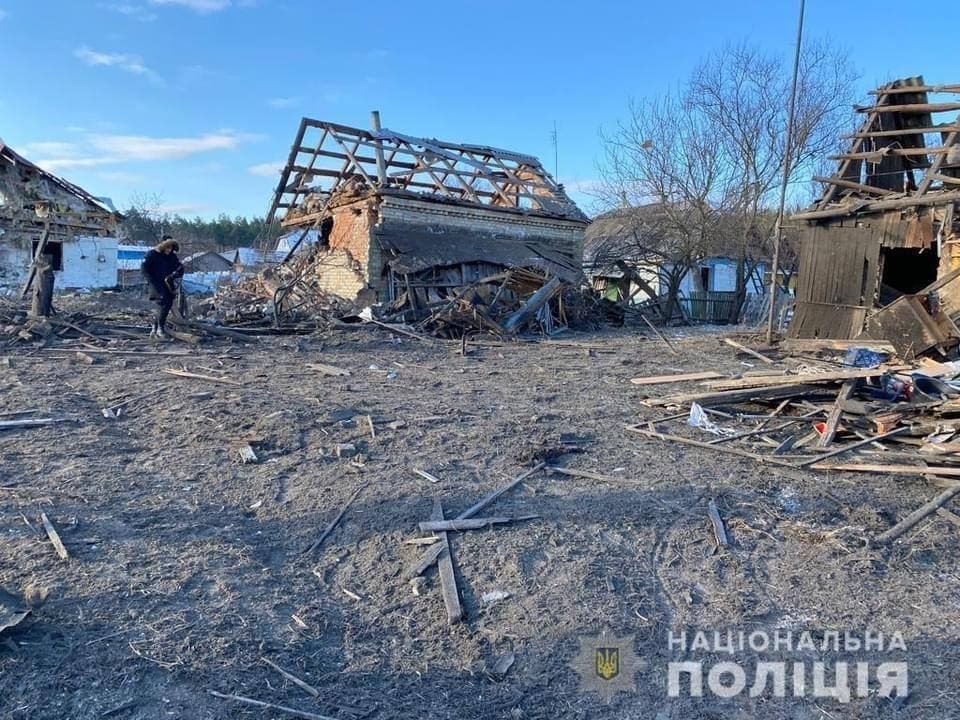 Pueblo bombardeado en Kyiv