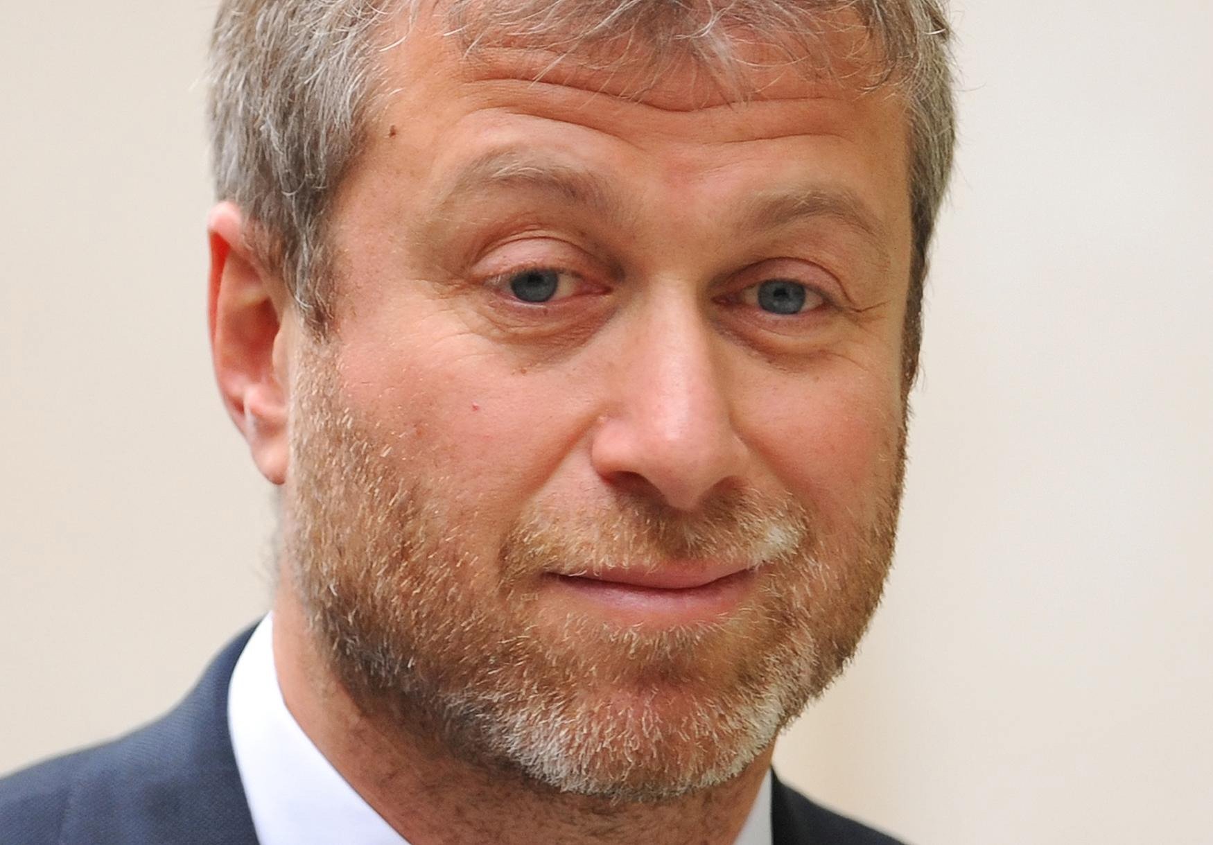 El Reino Unido congela los fondos de Abramovich por sus vínculos con Putin