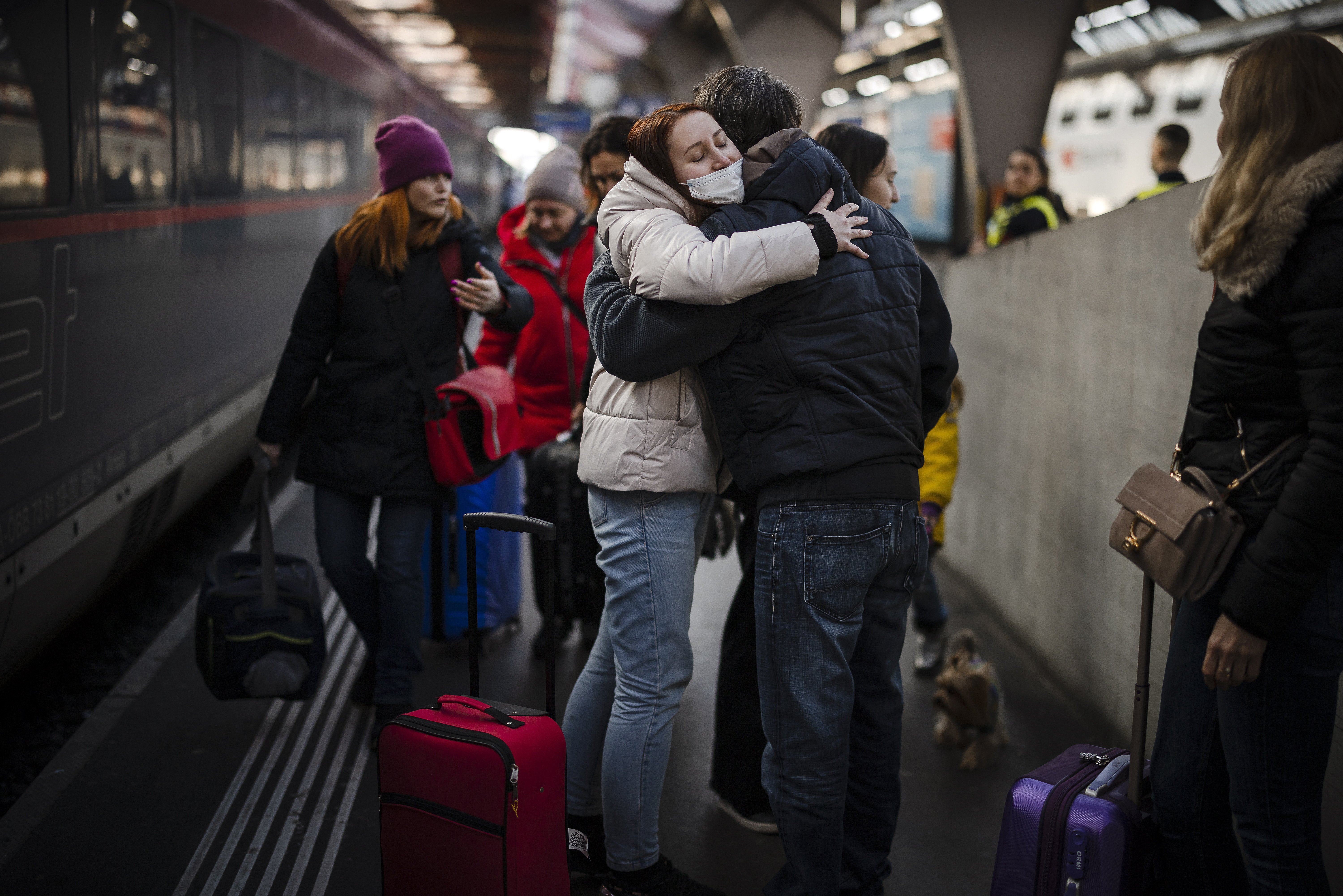 El Reino Unido dará 418 € mensuales a las familias que acojan refugiados ucranianos