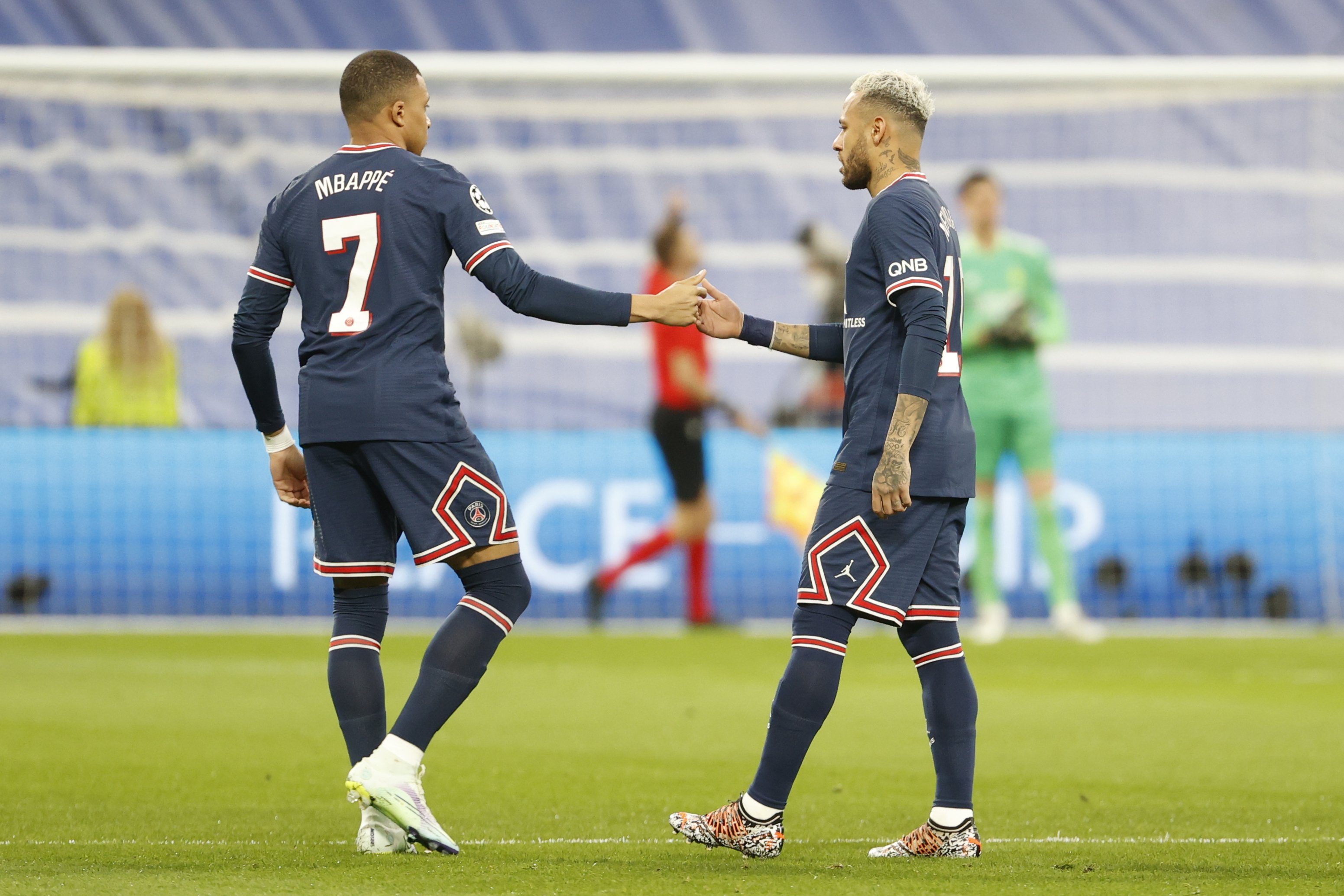 Neymar no se habla con Mbappé, que pide al PSG que lo eche: video