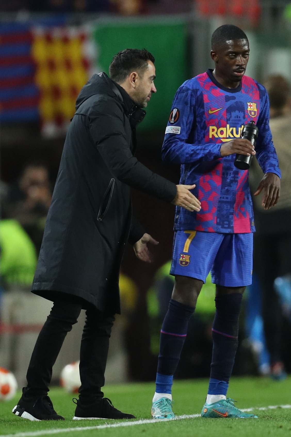 Dembélé se vuelve a mover a espaldas de Xavi Hernández y Joan Laporta