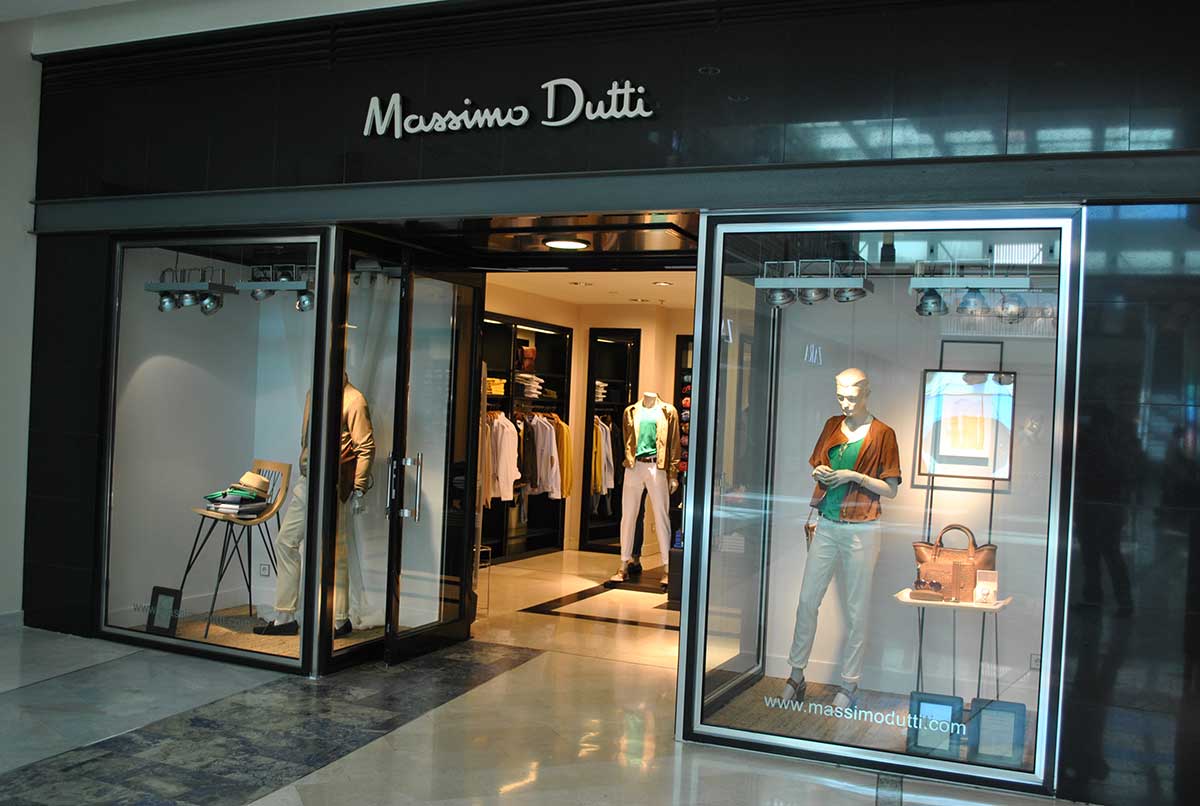 Aquesta faldilla de punt ganxo beix de Massimo Dutti és la més espectacular que acaba d'arribar a Espanya