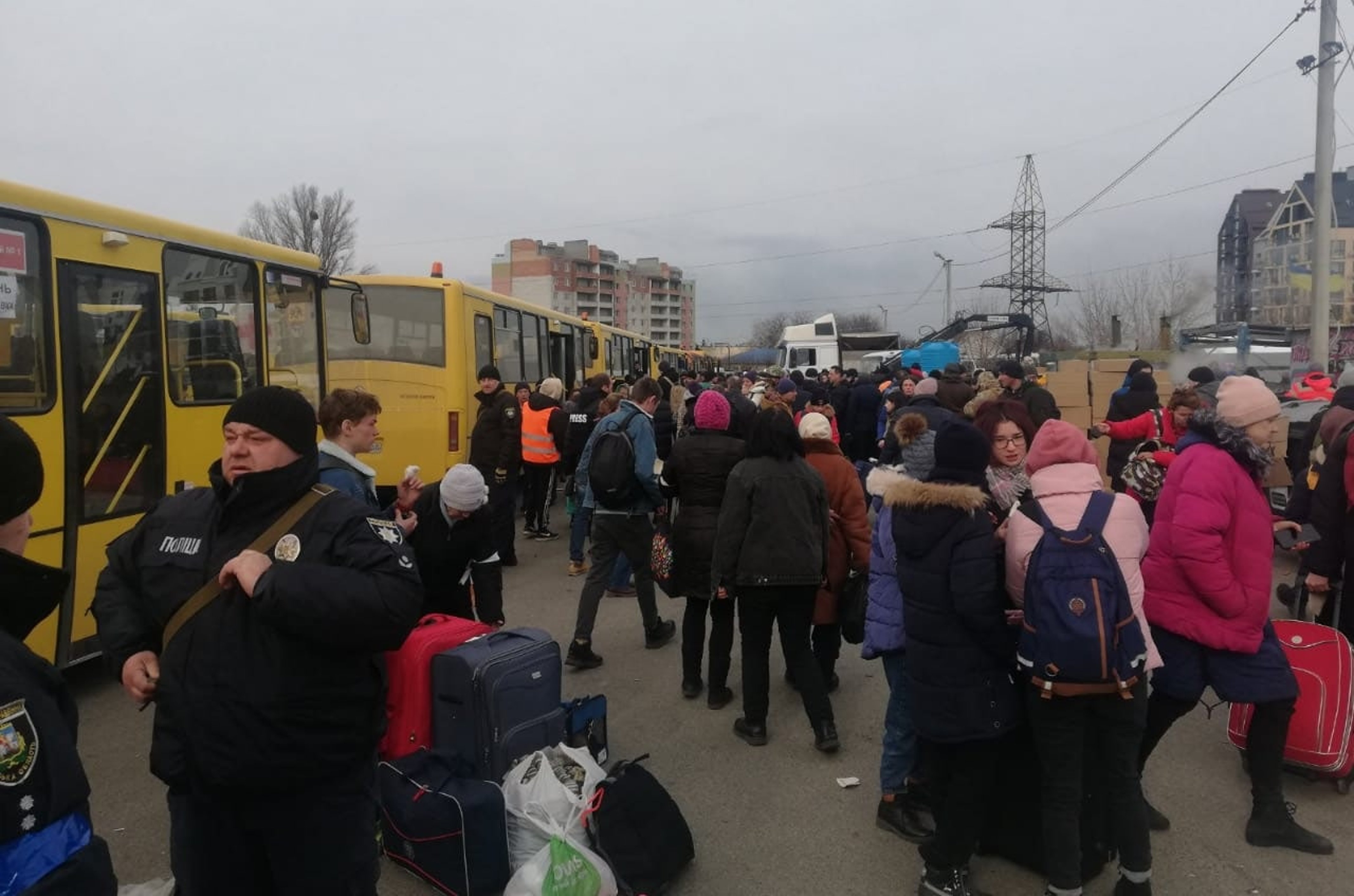 refugiados evacuados kiev kyiv ucrania guerra rusia - acn