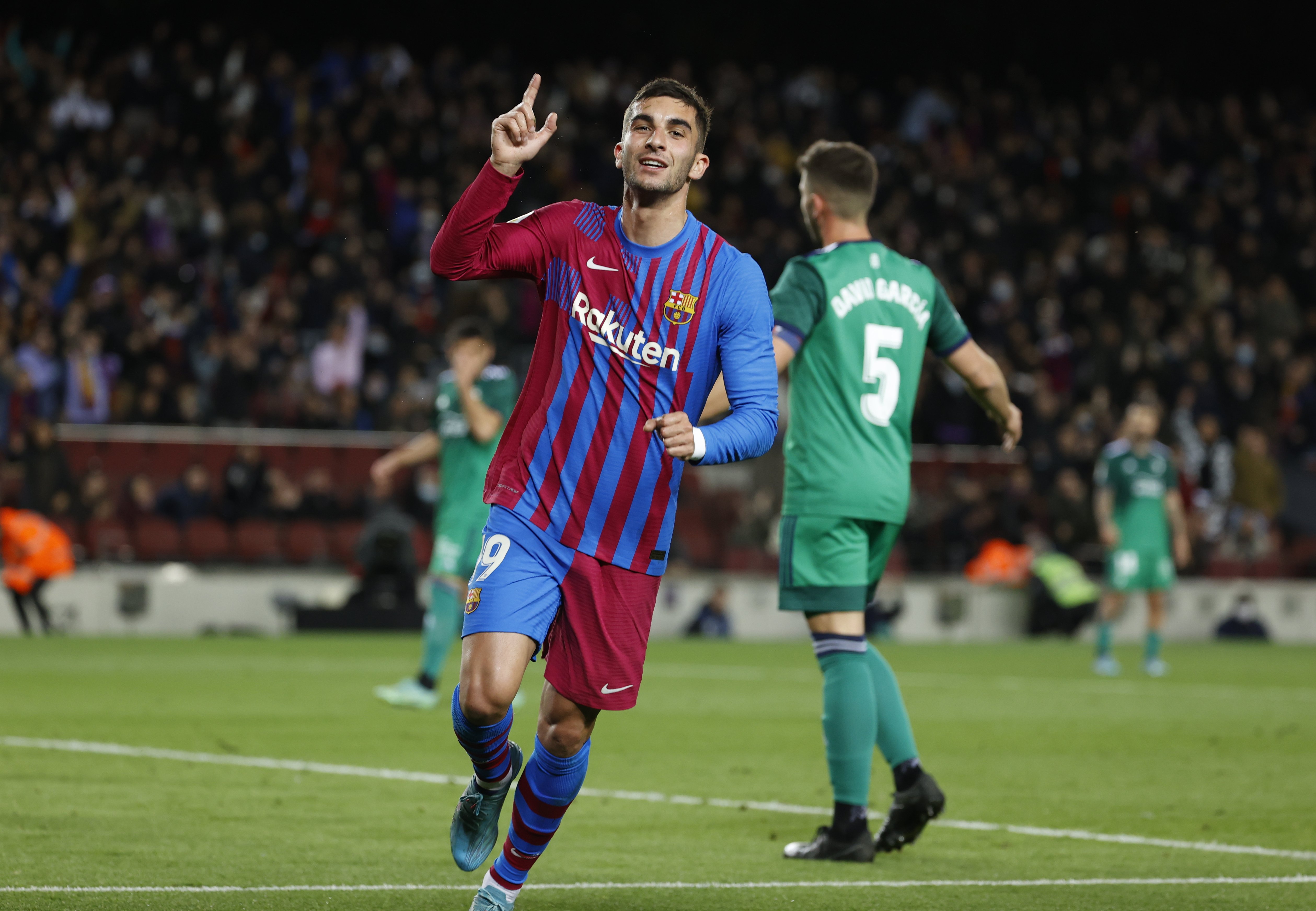 Ferran Torres desencadena un motí al vestidor del Barça contra Xavi Hernández