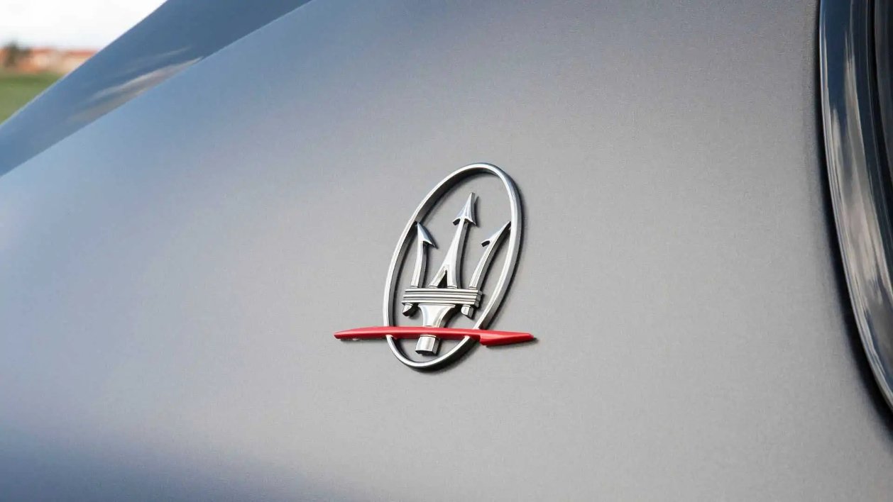 Impactante frontal del nuevo Maserati Grecale, el SUV que se lo va a poner muy difícil a Mercedes y compañía