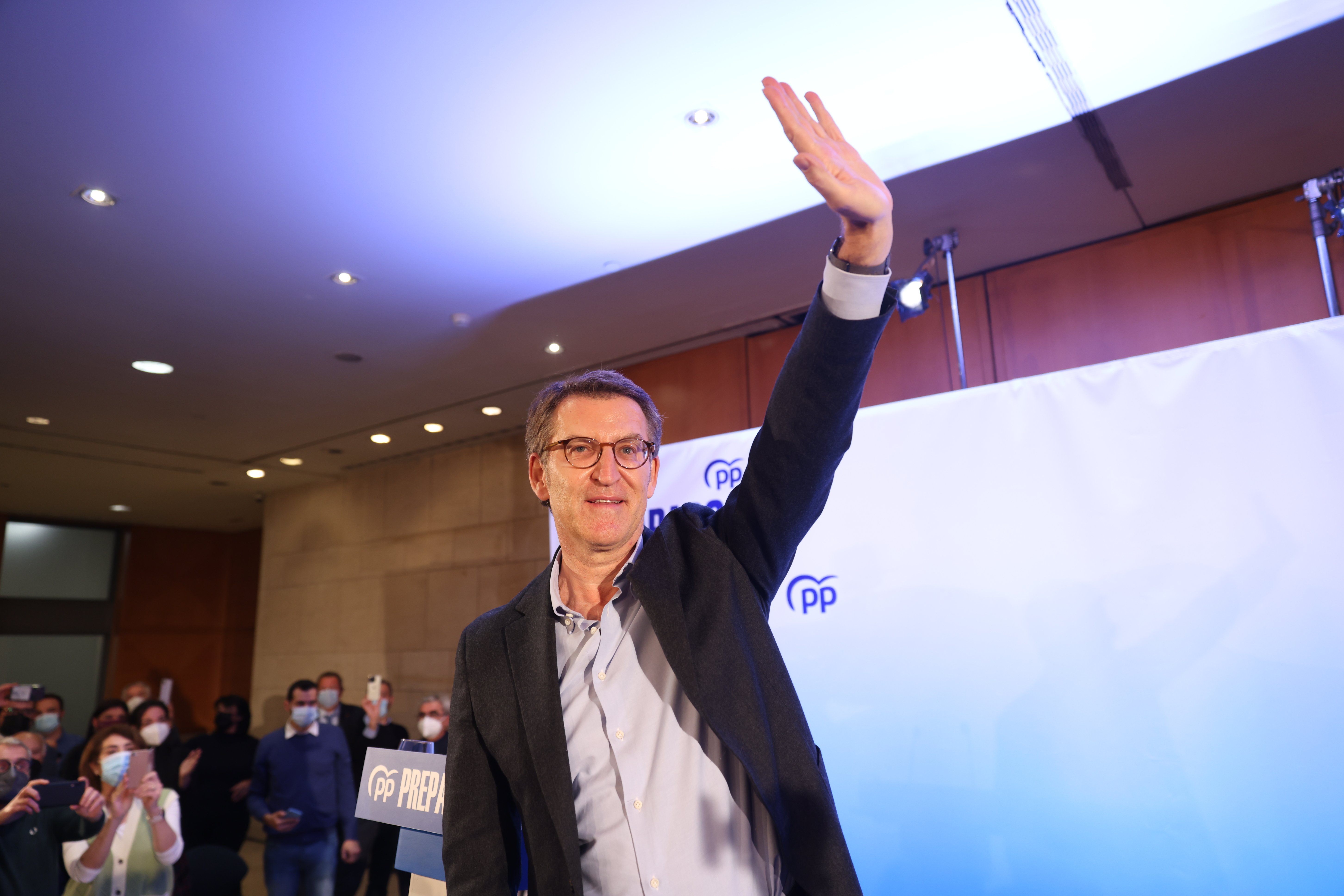 El PP apoya a Feijóo como presidente: recibe el 99,63% de los votos