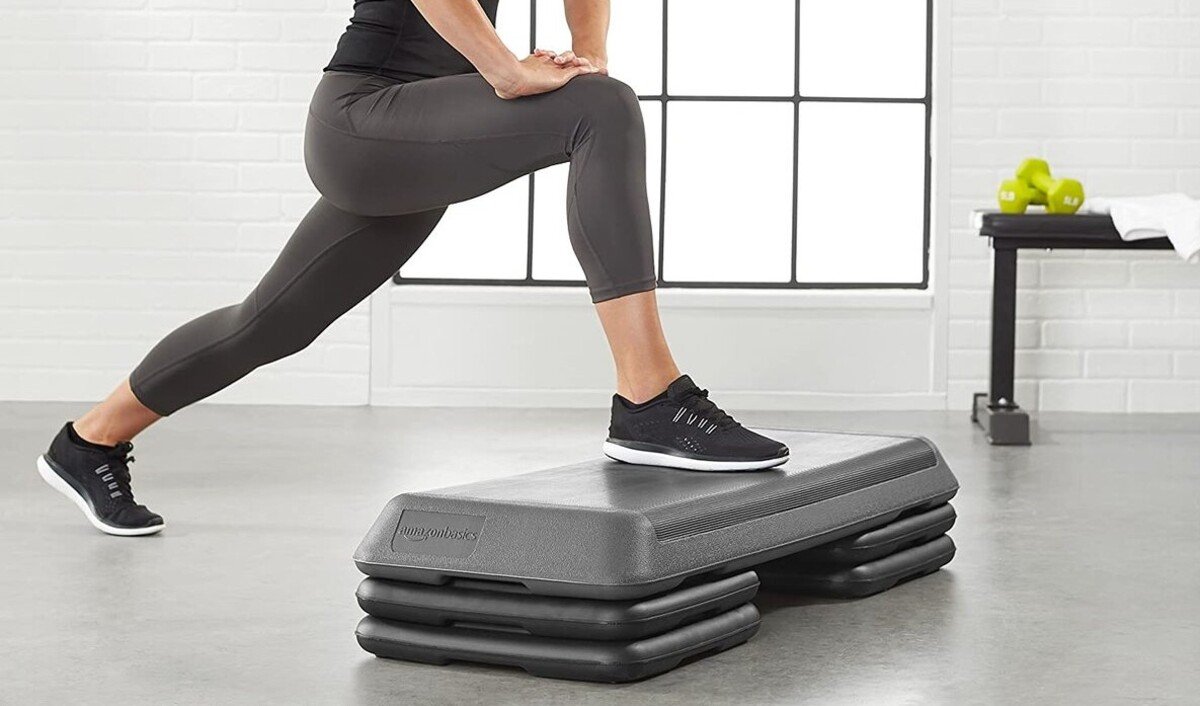 Ocho minutos para trabajar nuestras piernas con el step