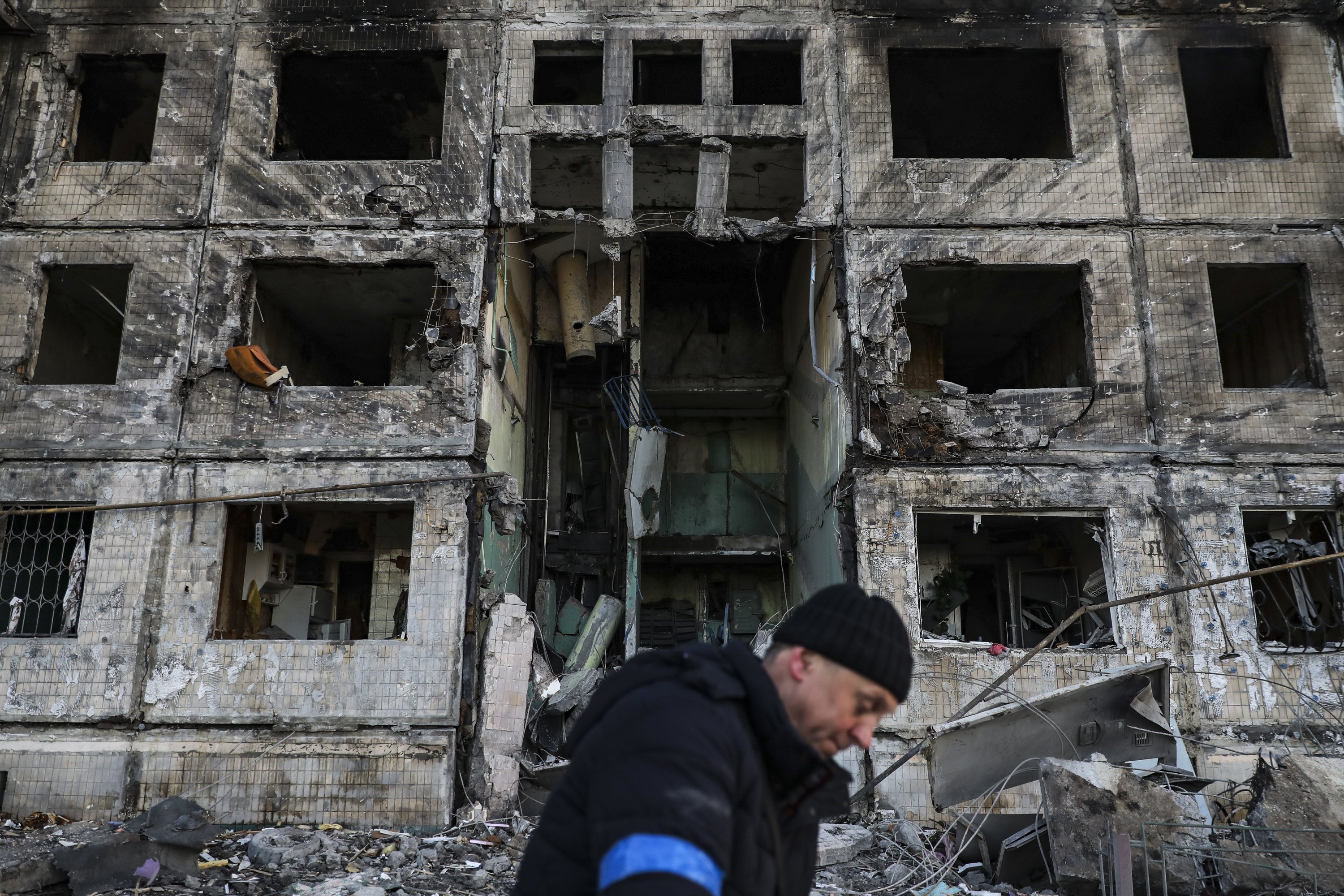 Kíiv passa la nit sota el setge rus: fortes explosions a diversos districtes