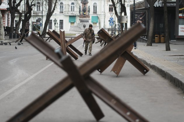 guerra rusia ucrania odesa militar barricada efe Borja Sánchez Trillo