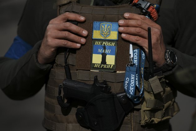 guerra rusia ucrania odesa soldado detalle chaleco