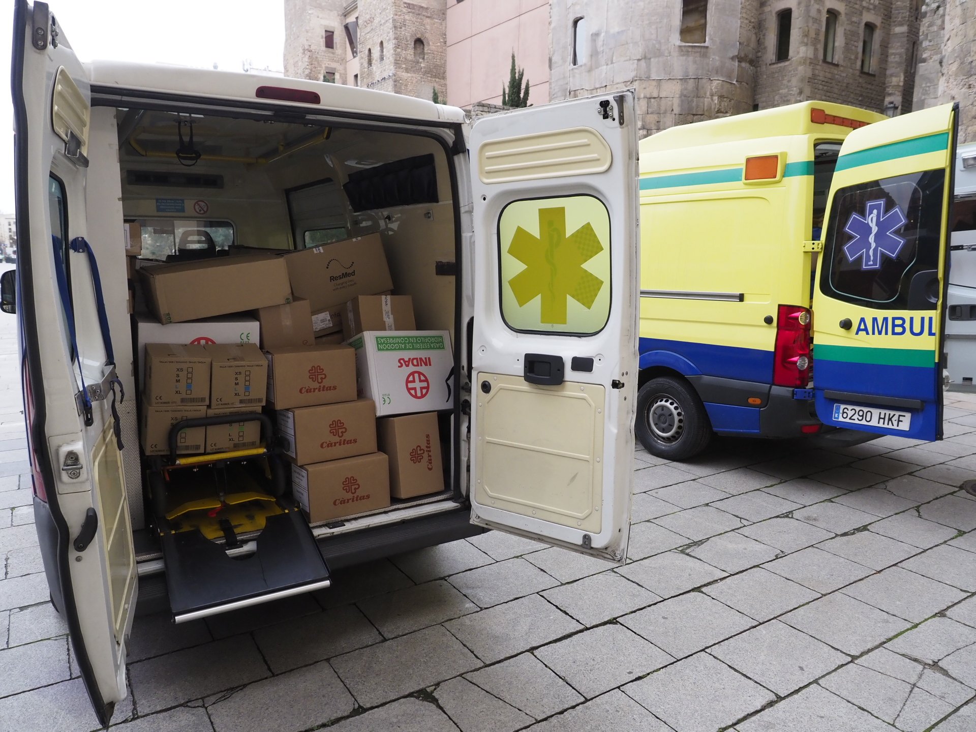 acn ambulancia material medico ucrania caritas 