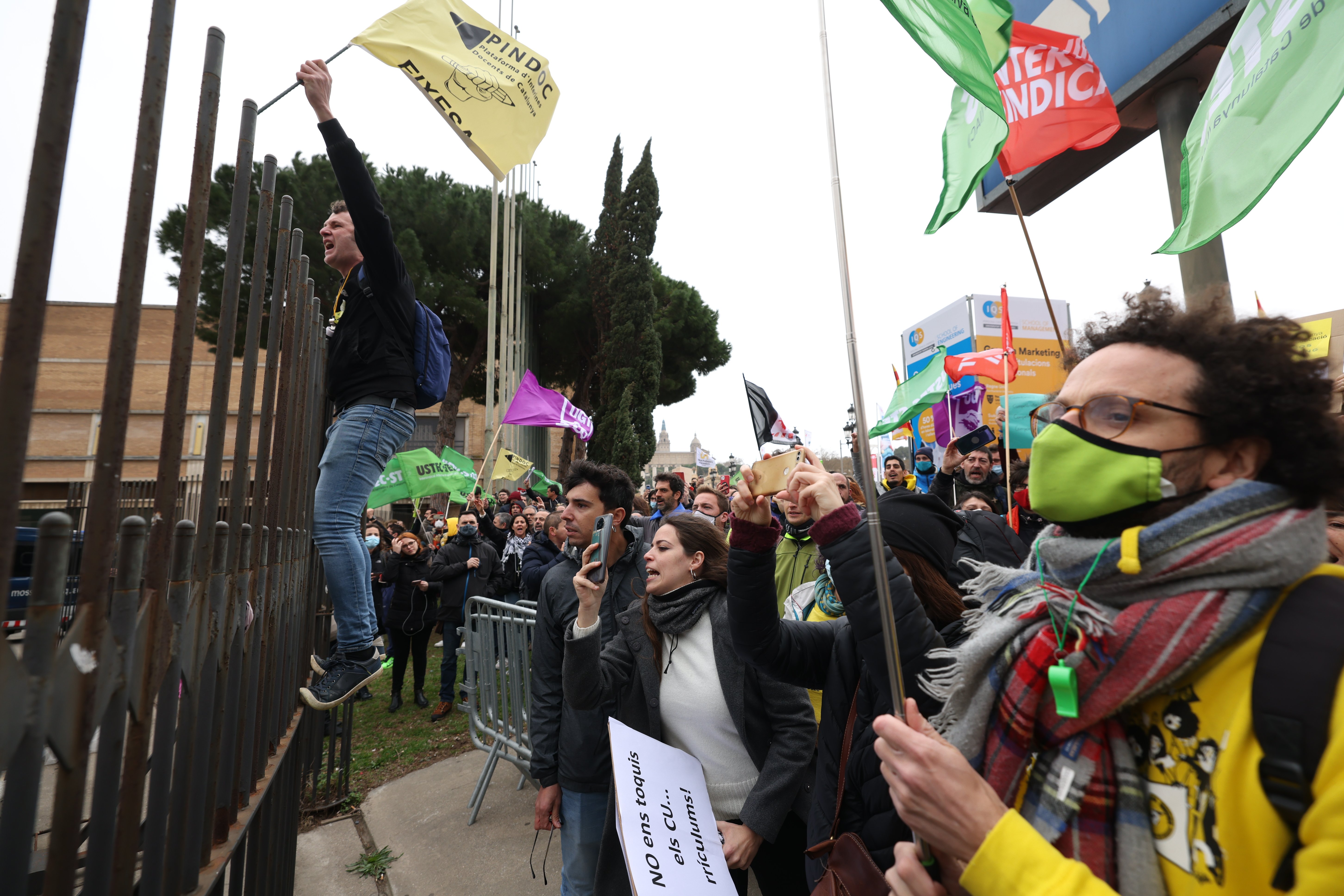 Vaga d’educació | Tensió al Saló de l'Ensenyament