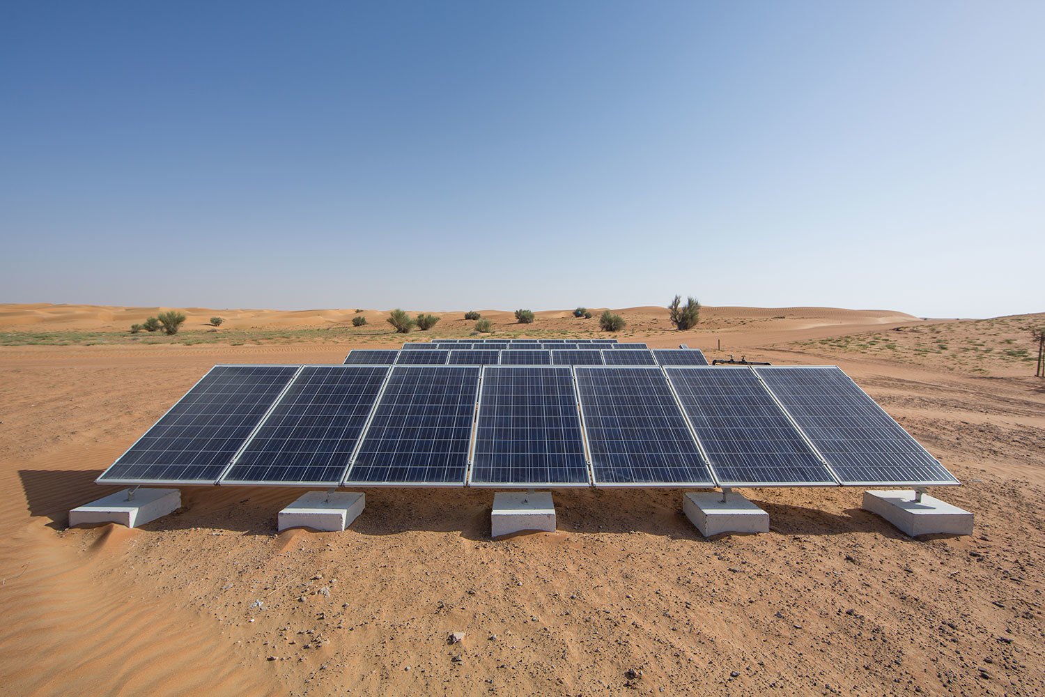 La Xina treballa en un desert de panells solars