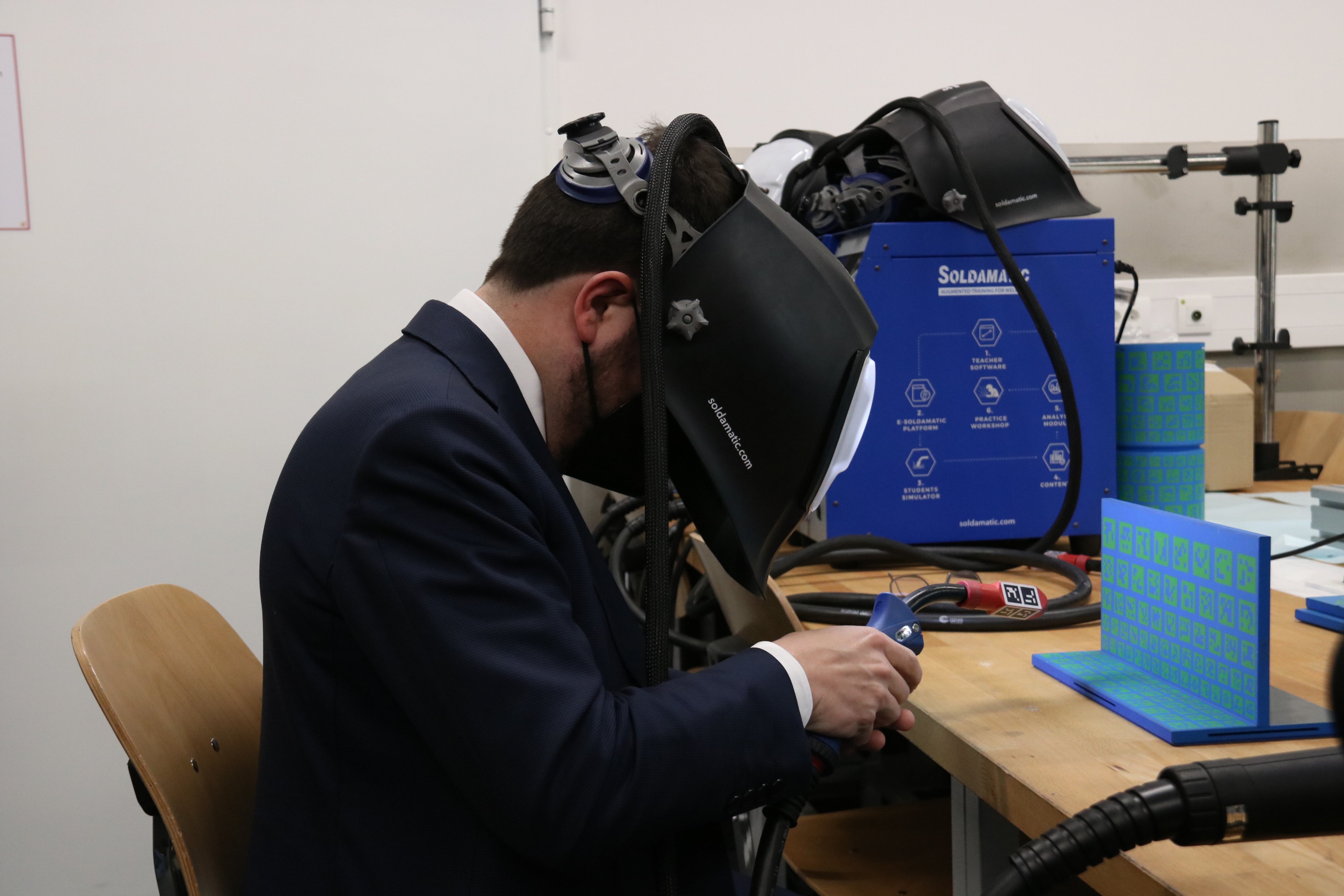 Aragonès anuncia una inversió de 10 milions per a una fàbrica de components d'automoció