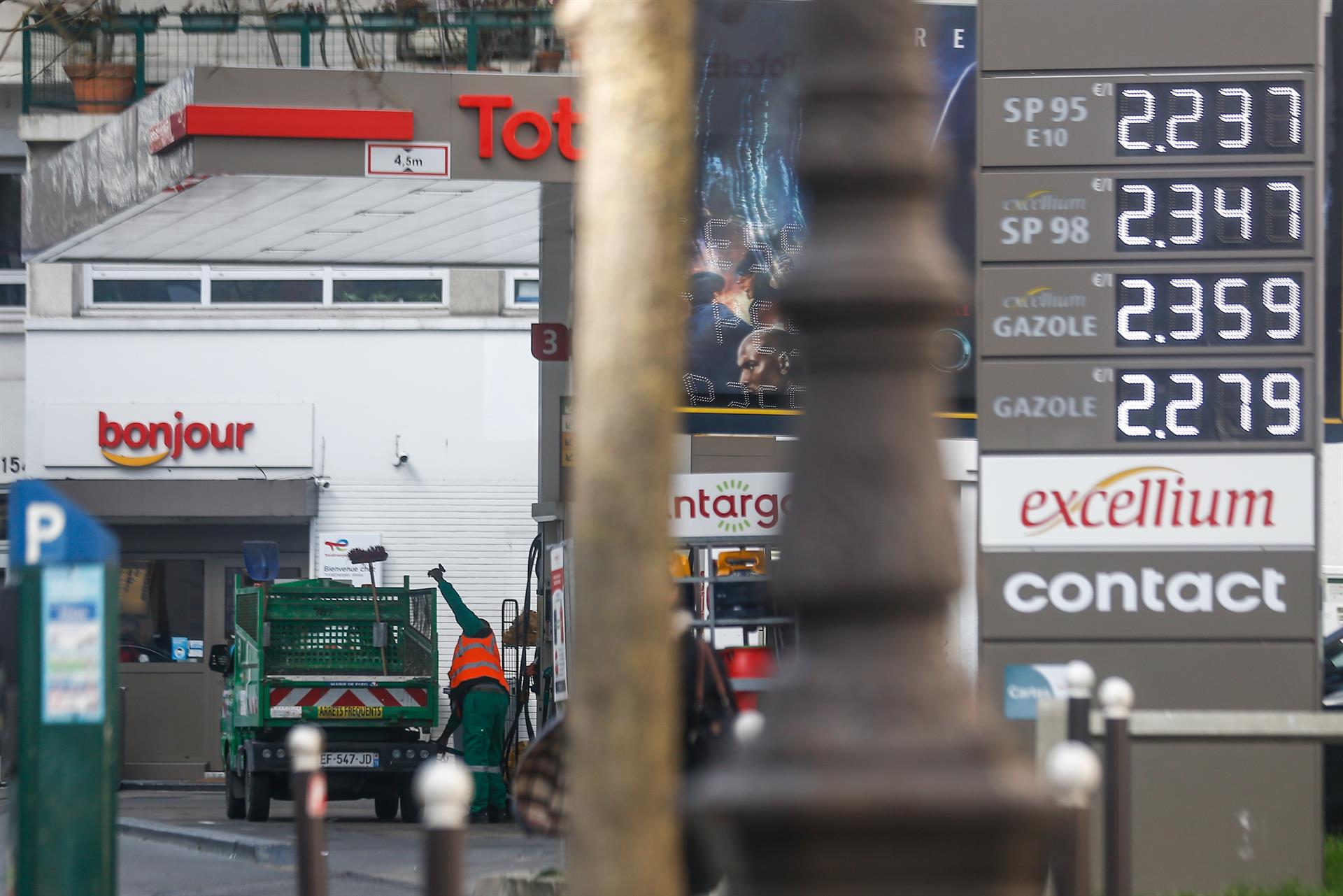 Francia pagará la mitad del sobrecoste del gas y de la luz a las empresas